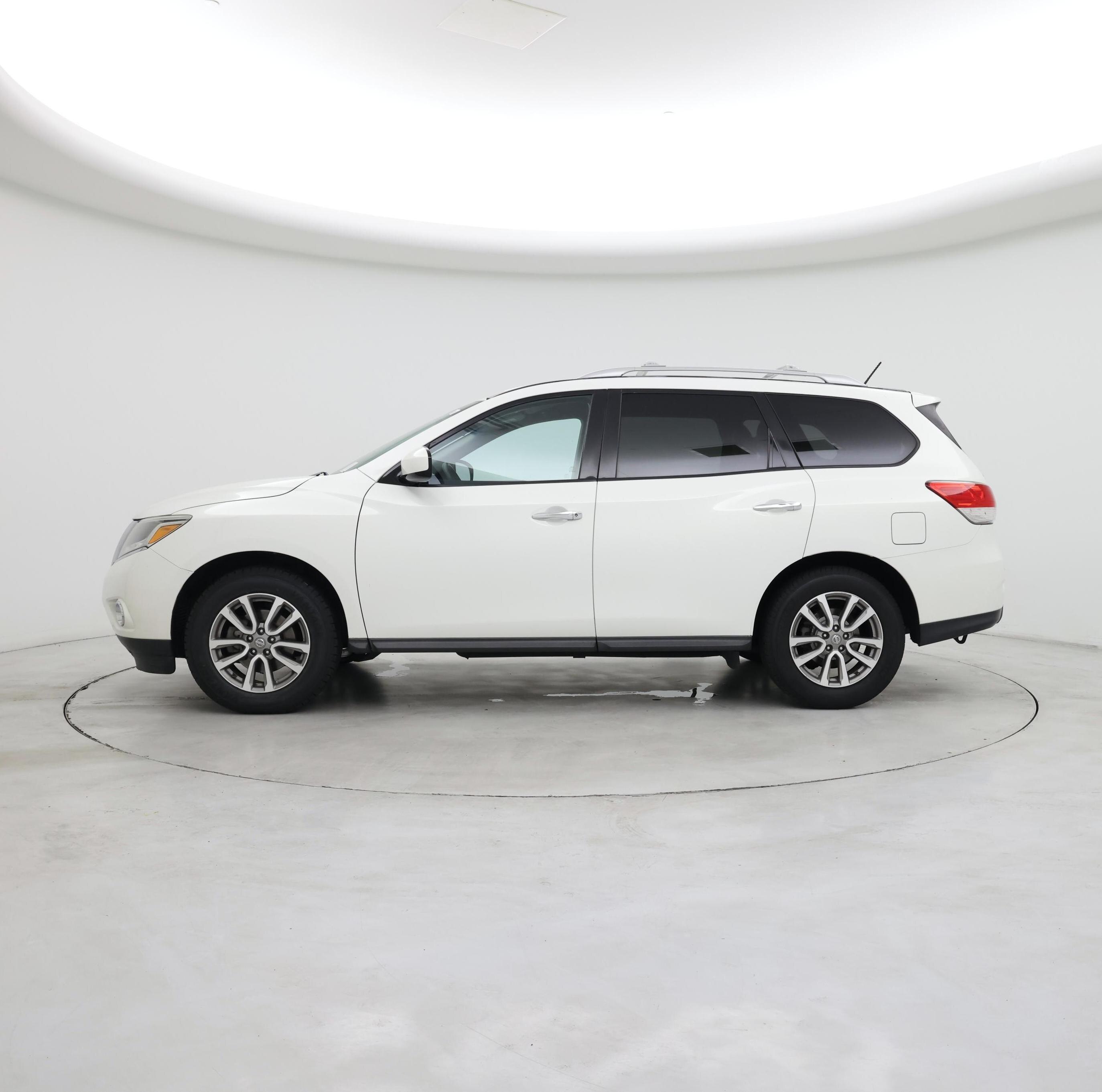 Thumbnail: 2014 Nissan Pathfinder - 3