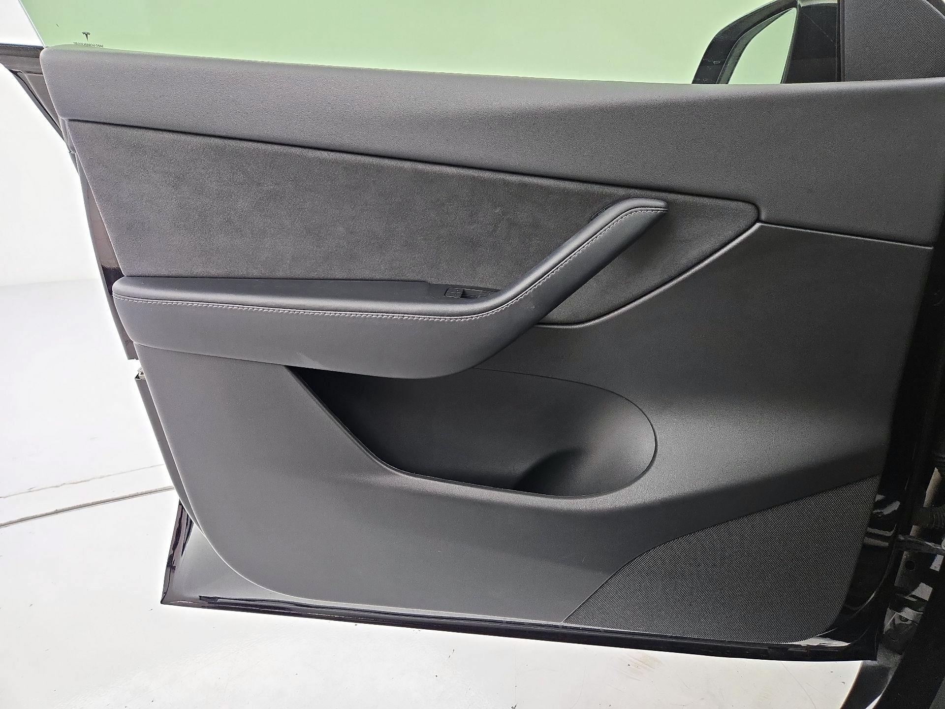 Thumbnail: 2022 Tesla Model Y - 12