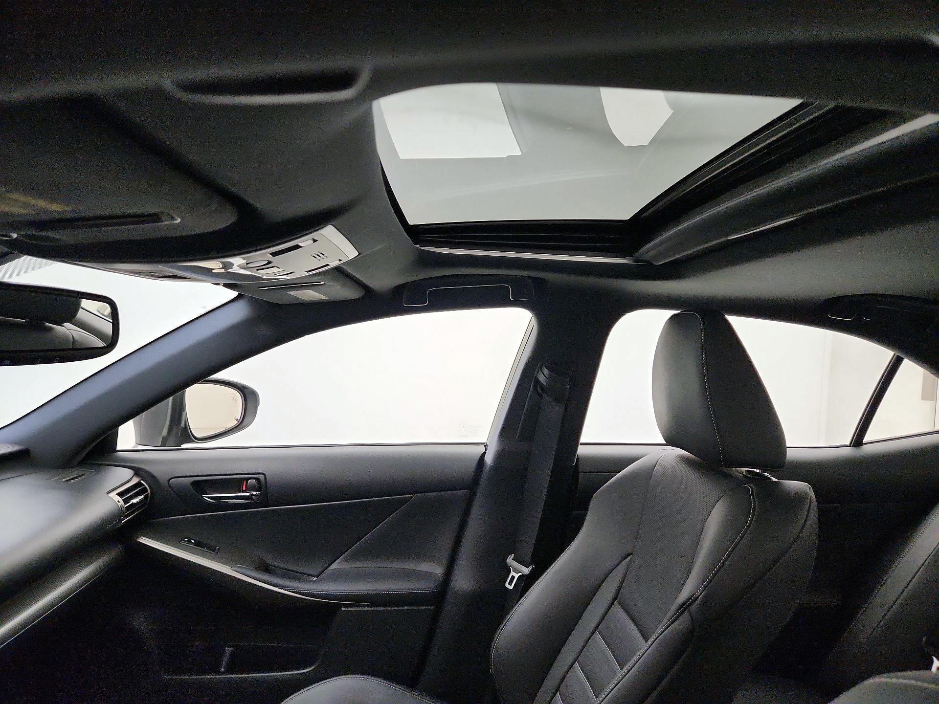 Thumbnail: 2014 Lexus IS - 20