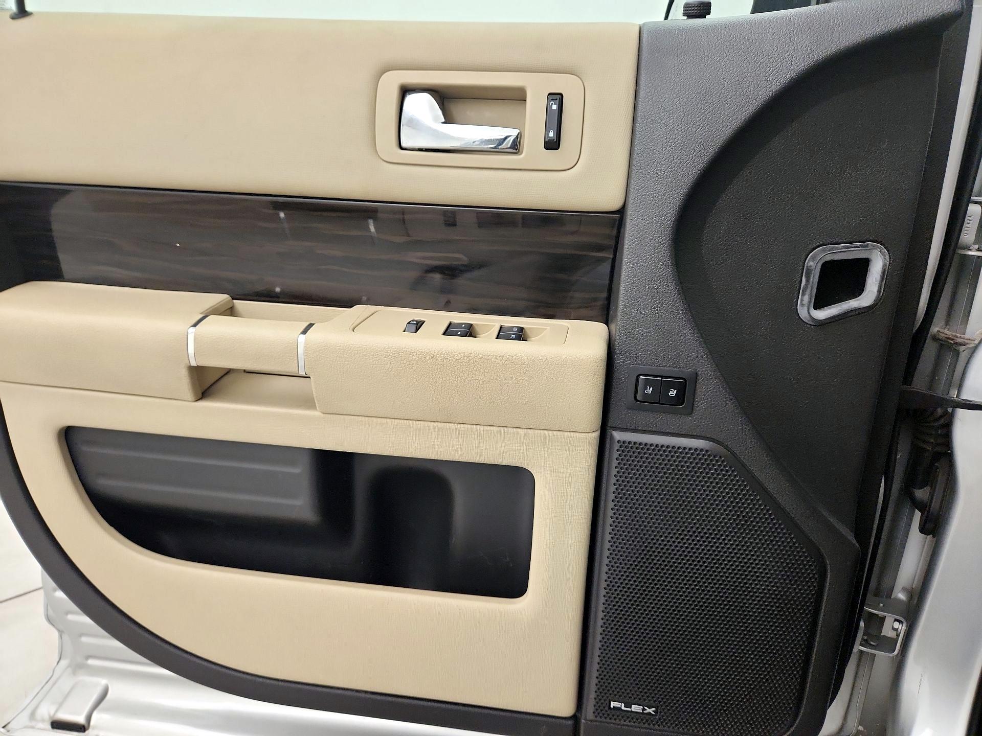 Thumbnail: 2017 Ford Flex - 12