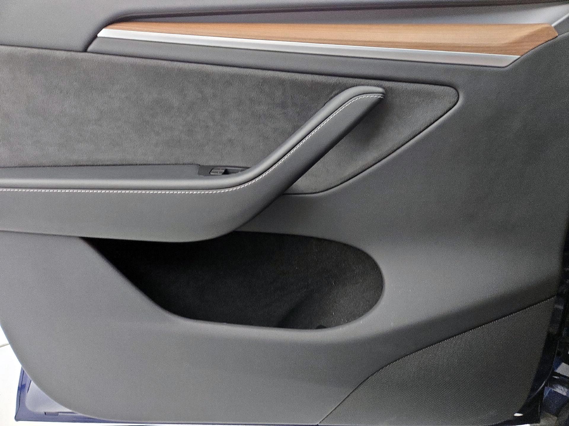 Thumbnail: 2023 Tesla Model Y - 12