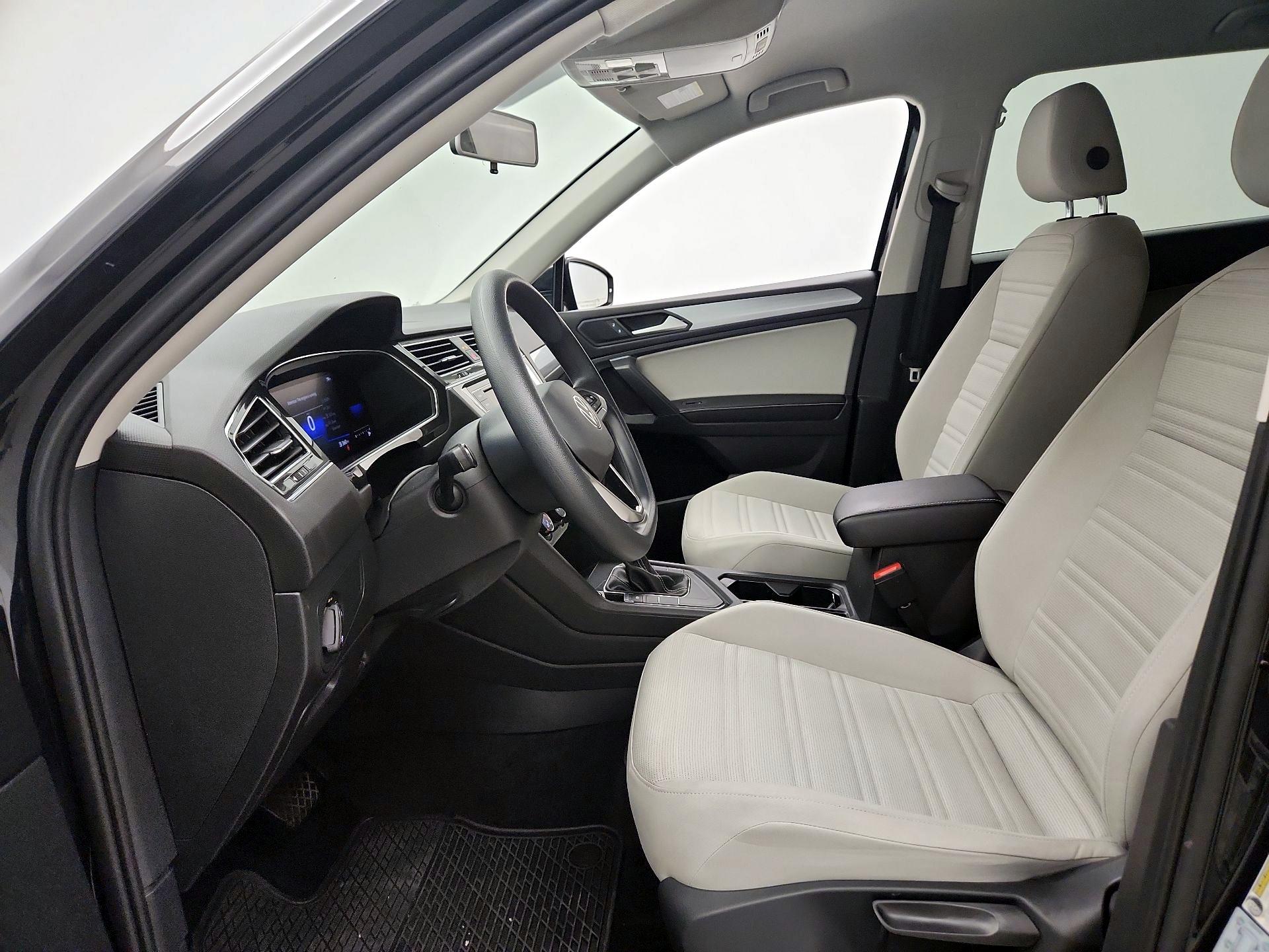 Thumbnail: 2022 Volkswagen Tiguan - 11