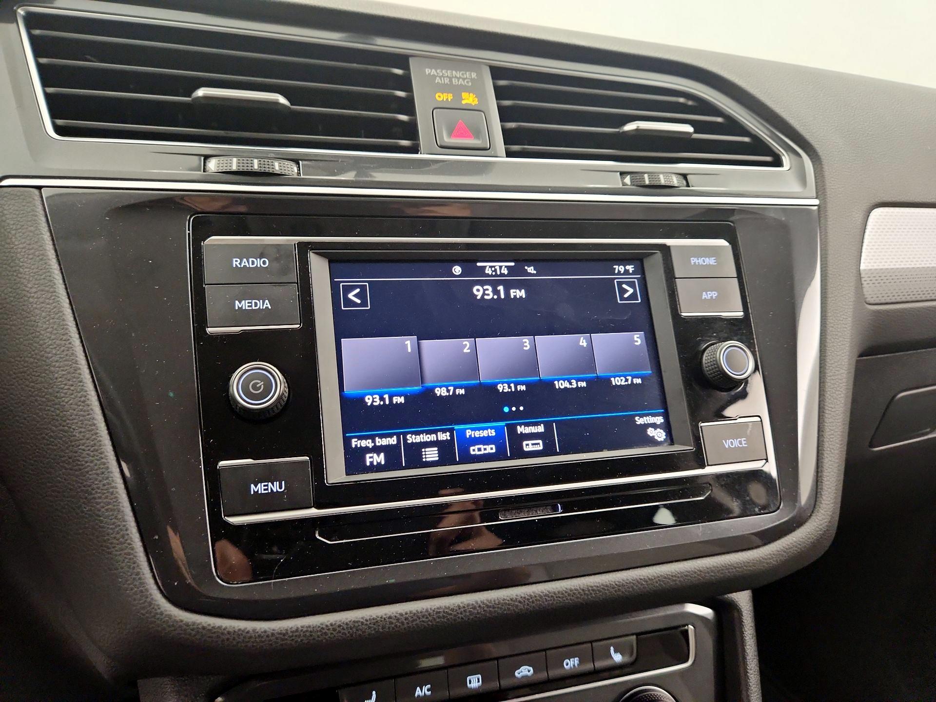 Thumbnail: 2022 Volkswagen Tiguan - 15