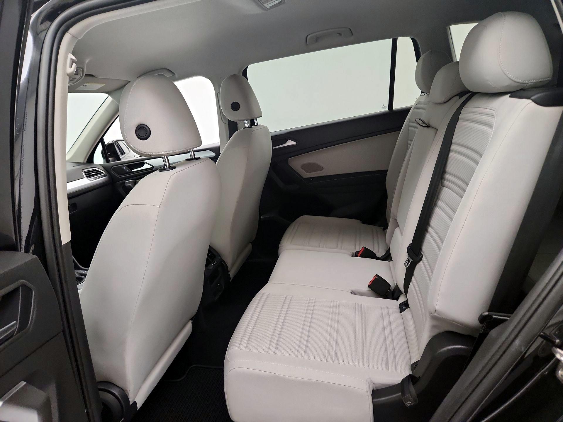 Thumbnail: 2022 Volkswagen Tiguan - 19