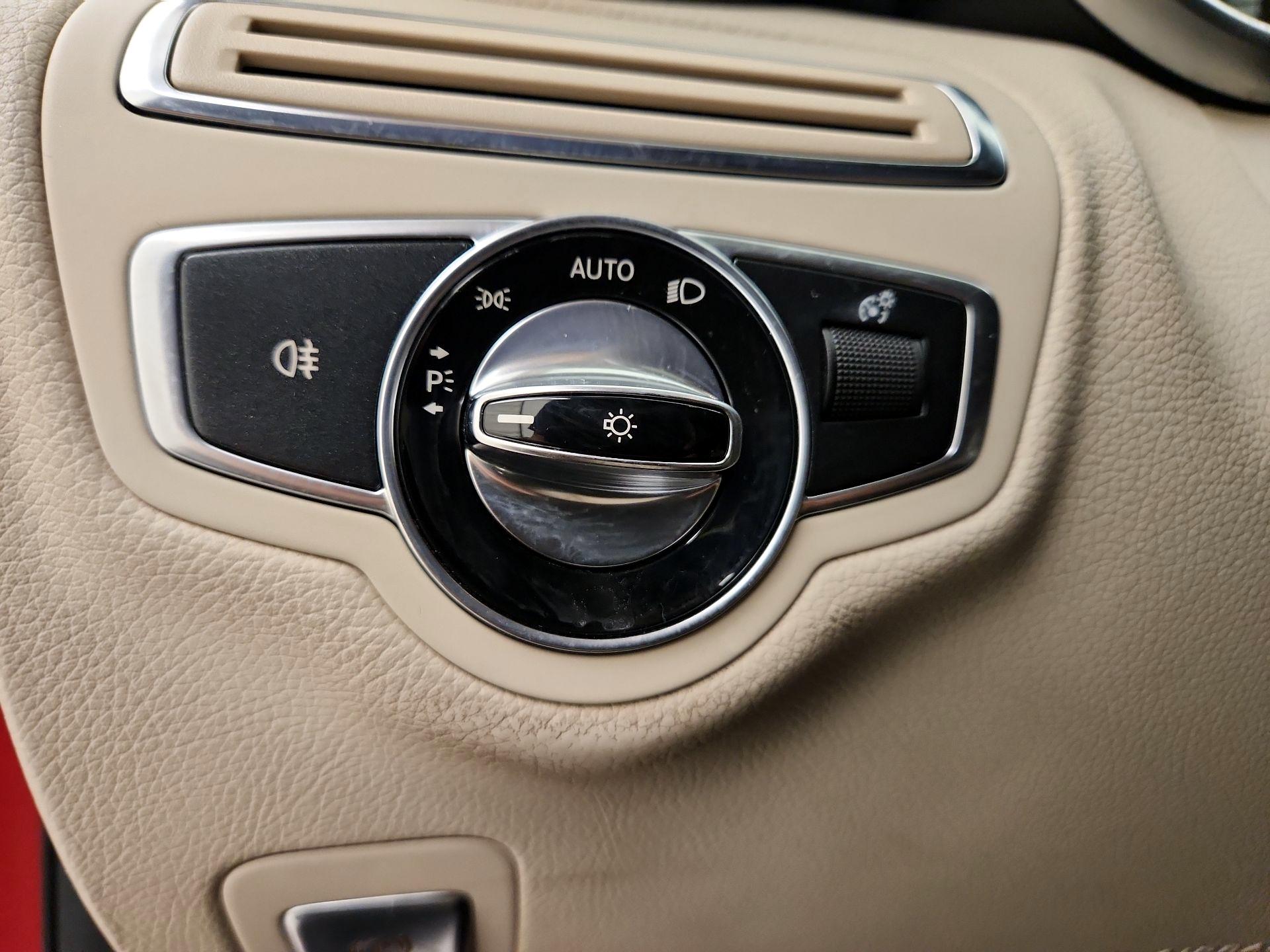 Thumbnail: 2016 Mercedes-Benz C-Class - 13