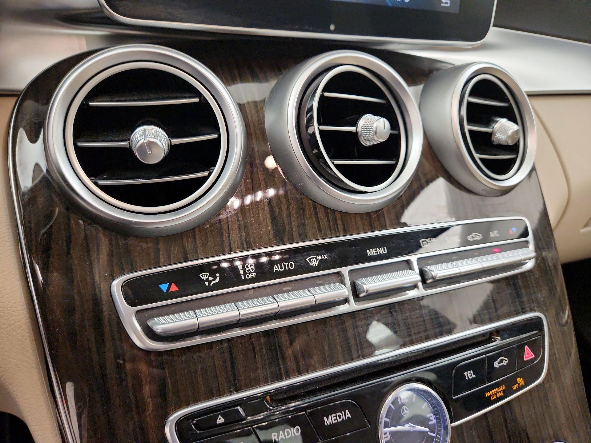 Thumbnail: 2016 Mercedes-Benz C-Class - 16