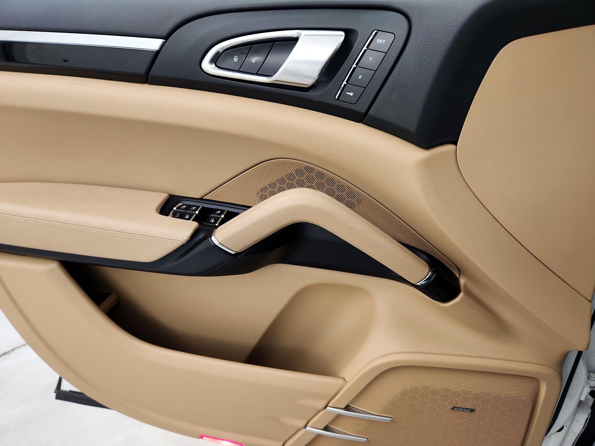 Thumbnail: 2018 Porsche Cayenne - 12