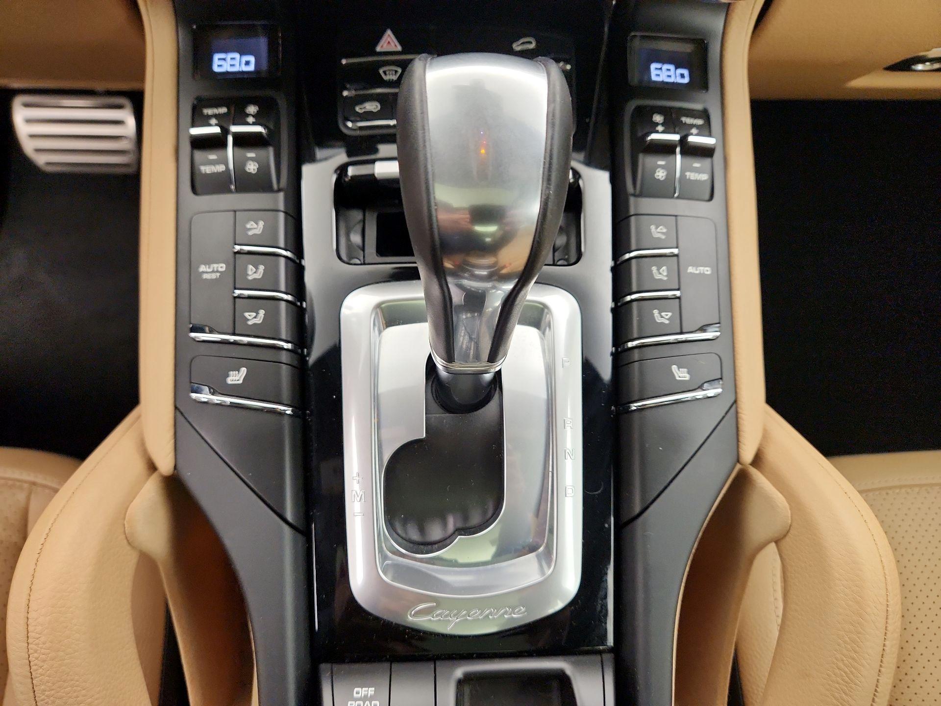 Thumbnail: 2018 Porsche Cayenne - 18