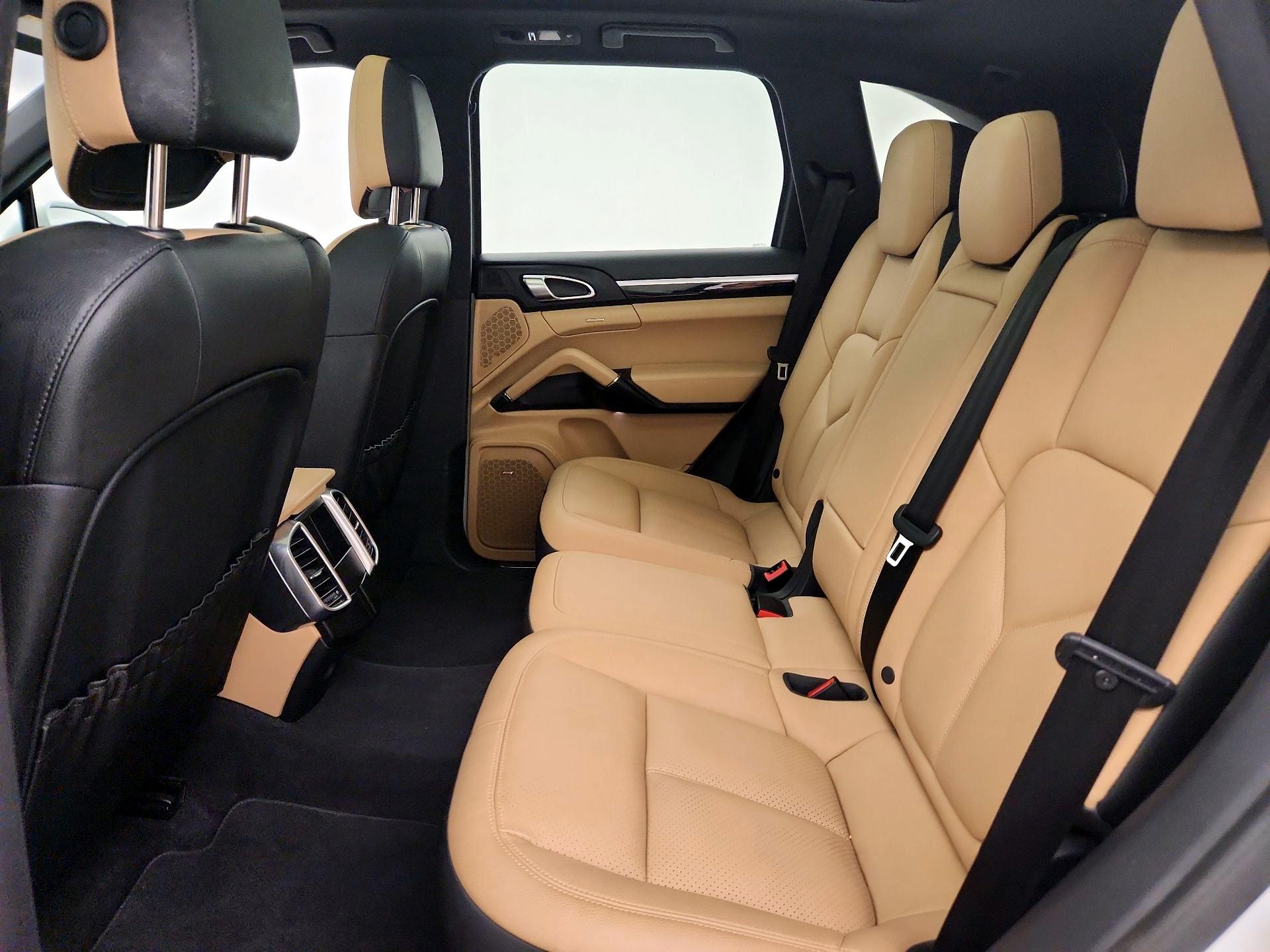 Thumbnail: 2018 Porsche Cayenne - 20