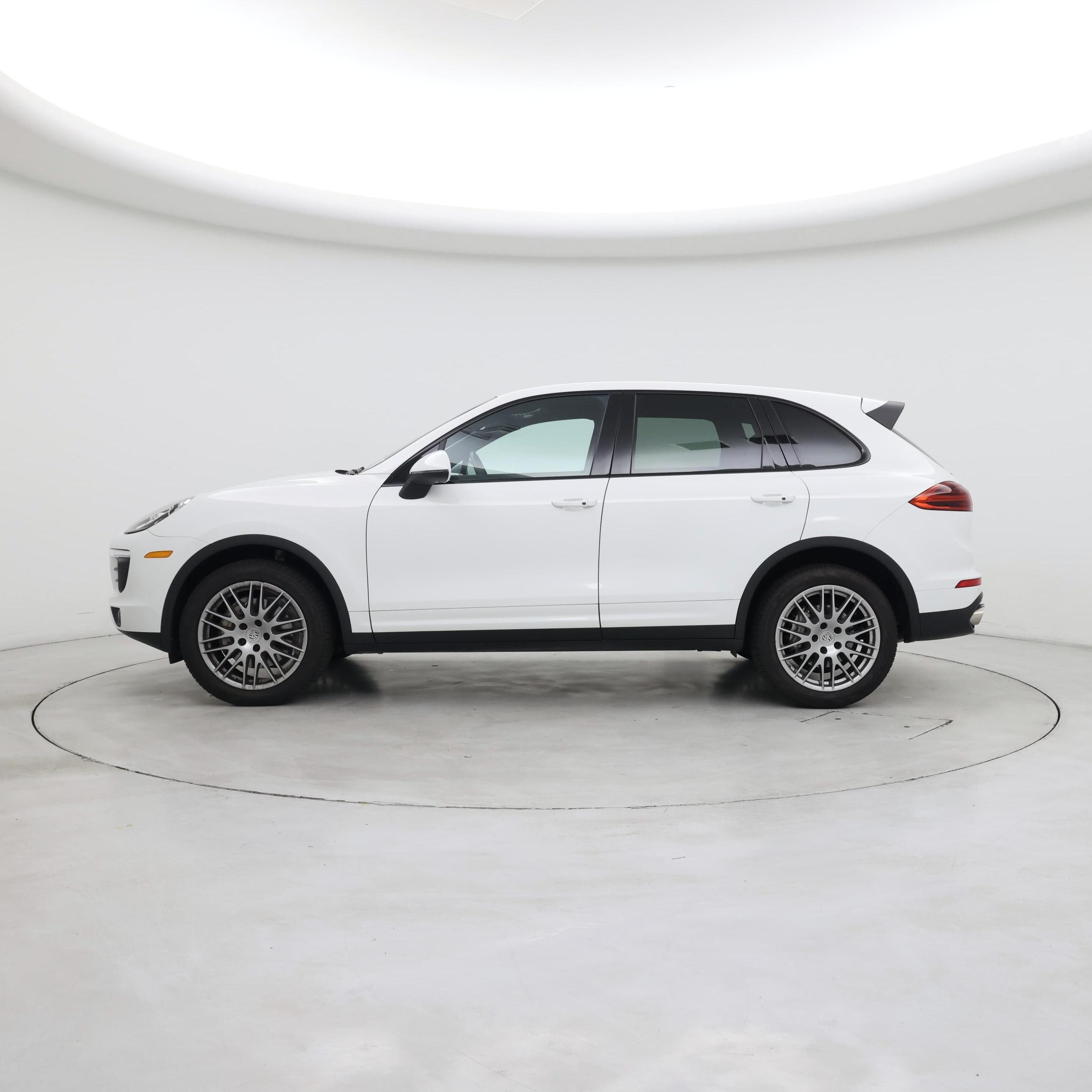 Thumbnail: 2018 Porsche Cayenne - 3
