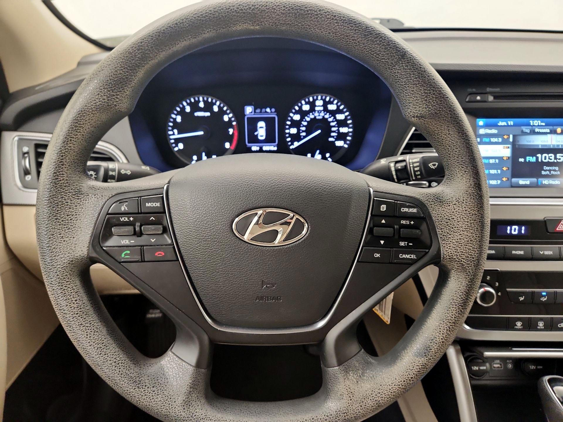 Thumbnail: 2017 Hyundai Sonata - 10