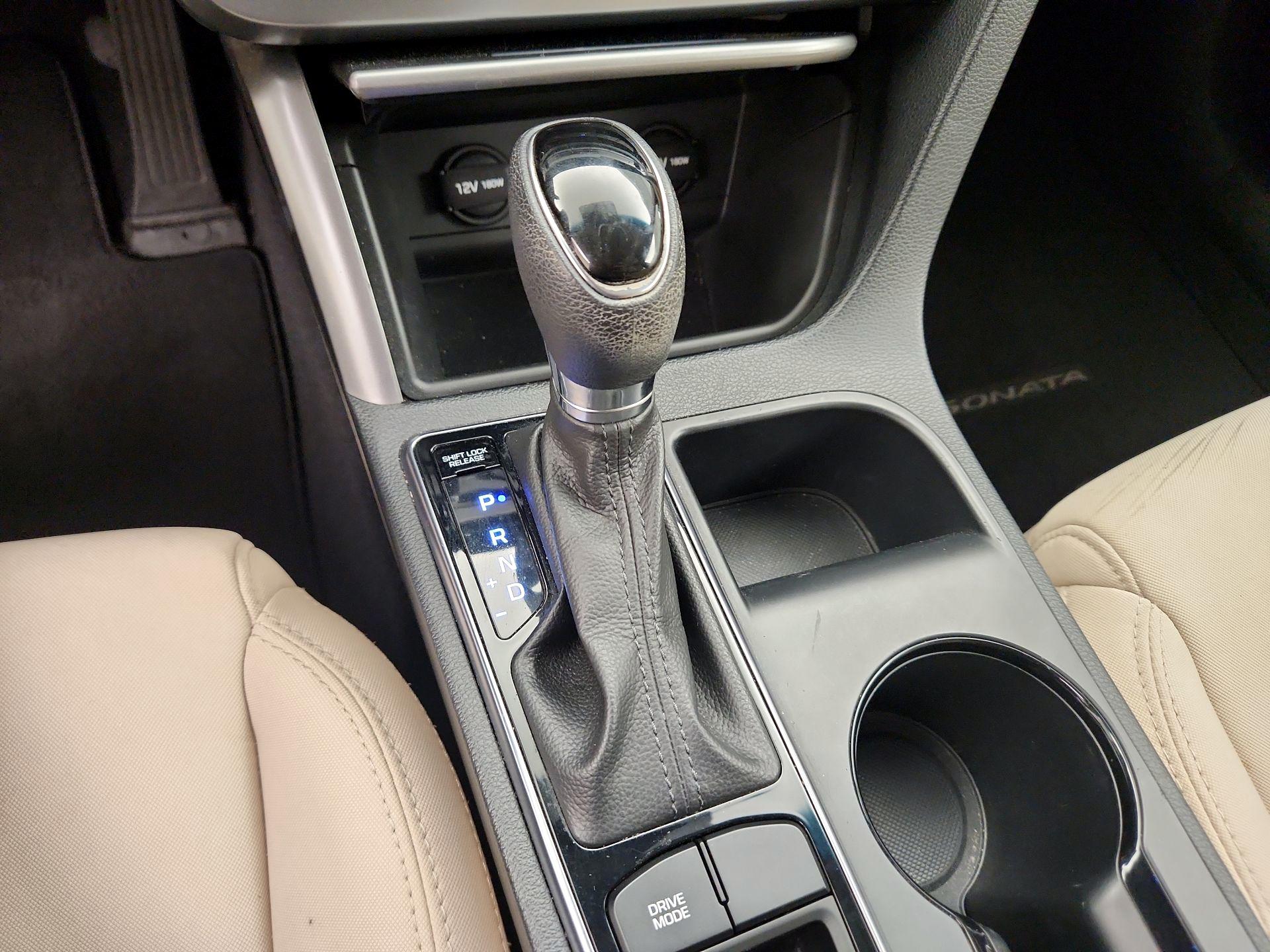 Thumbnail: 2017 Hyundai Sonata - 17