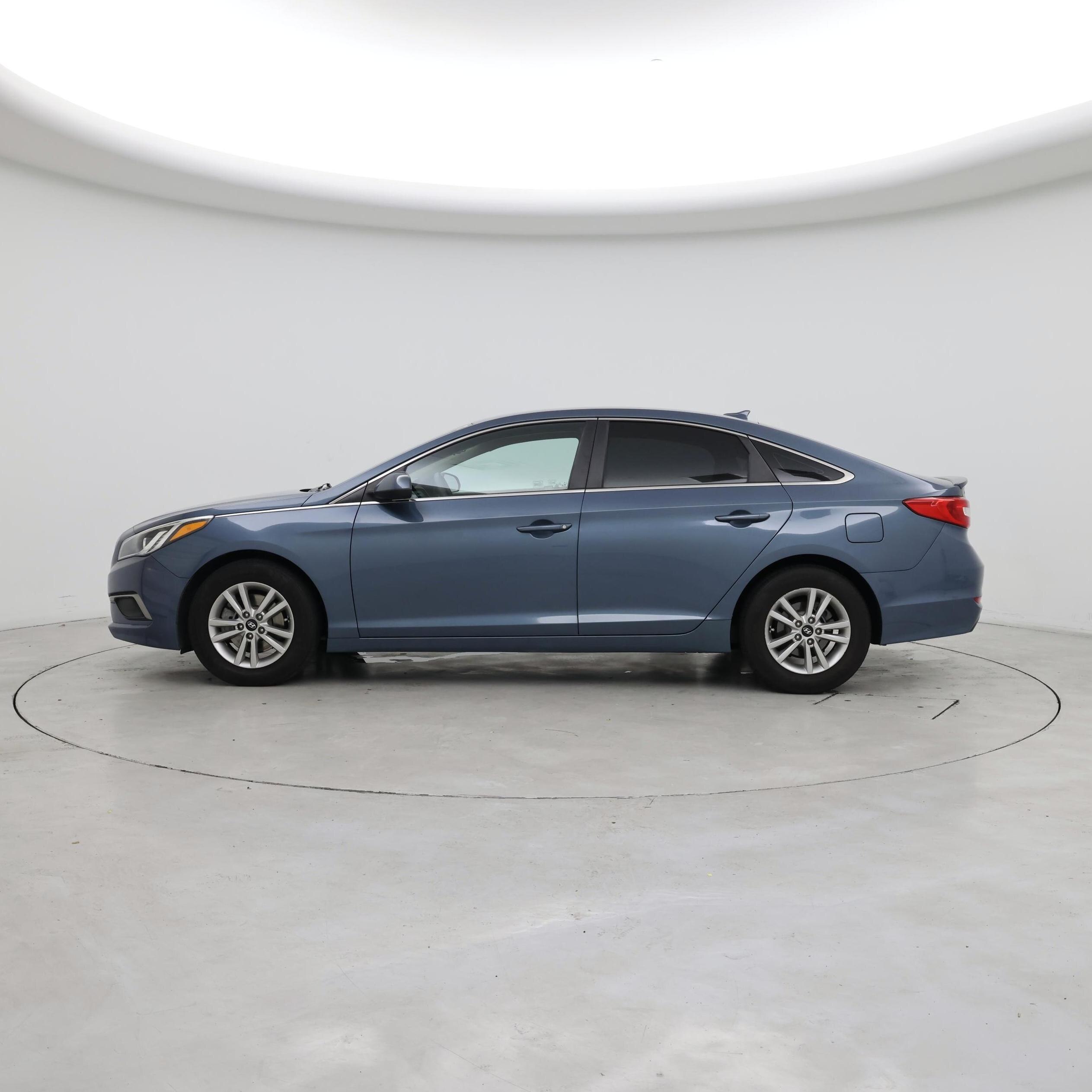 Thumbnail: 2017 Hyundai Sonata - 3