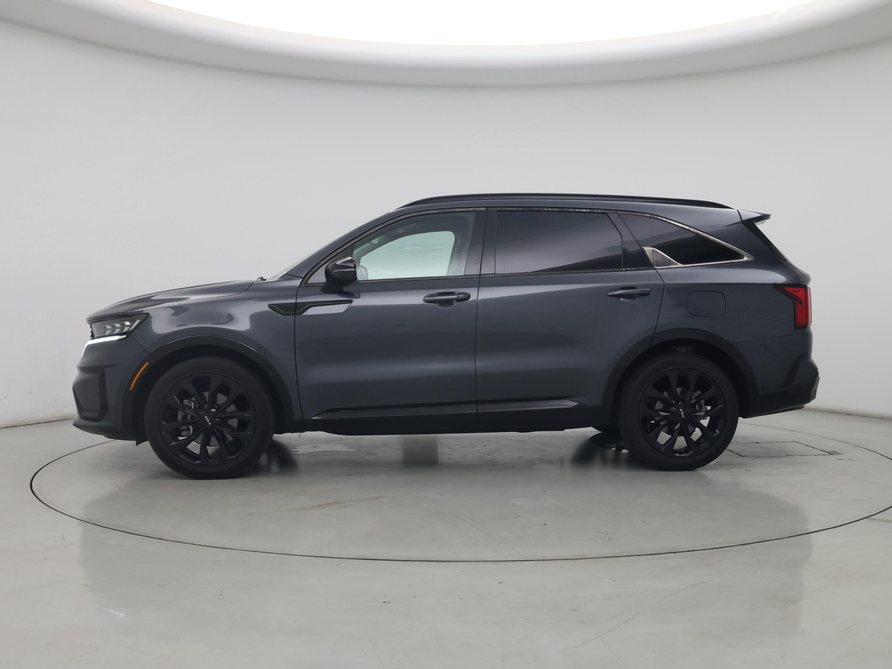 Thumbnail: 2022 Kia Sorento - 3