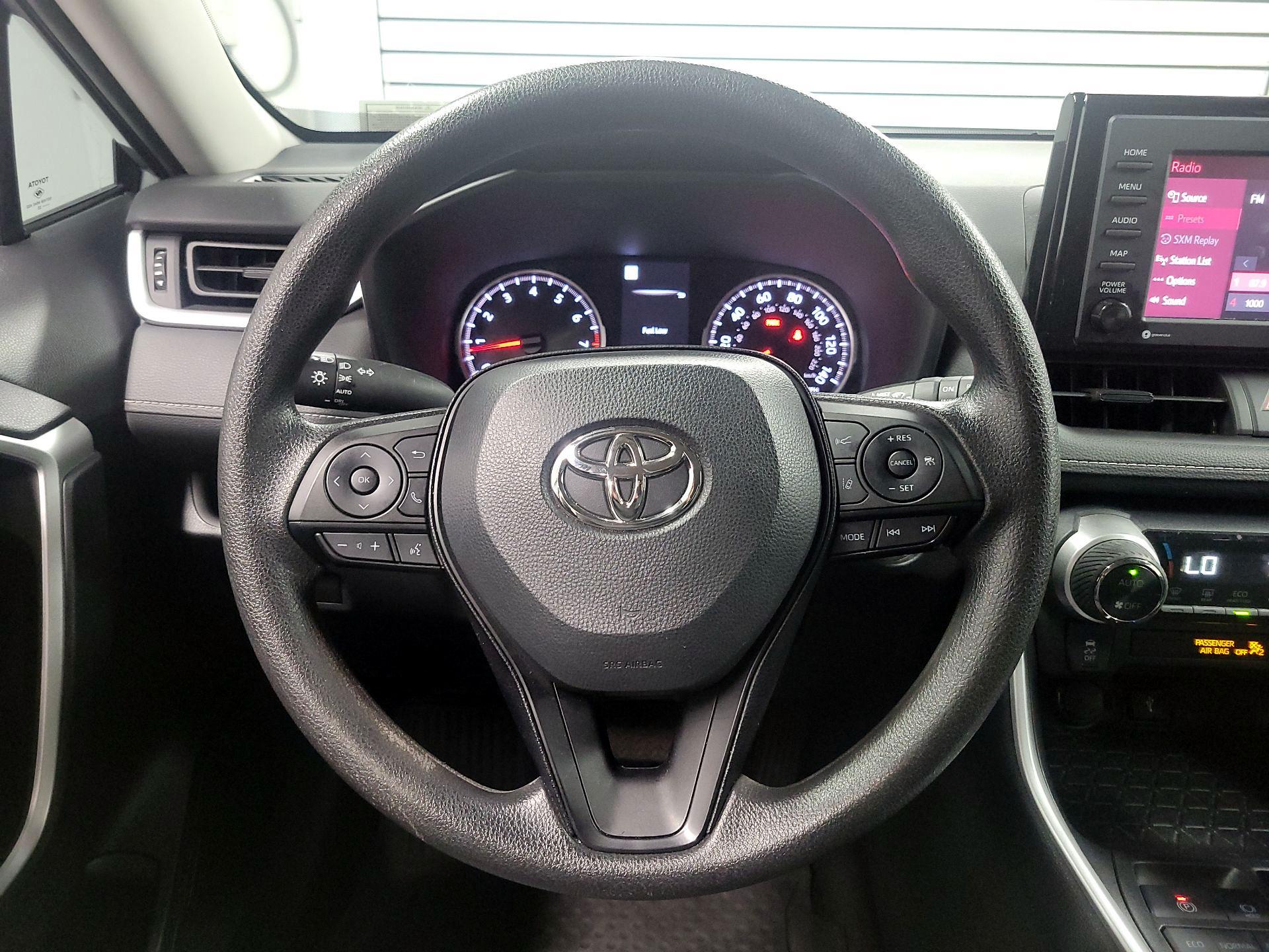 Thumbnail: 2022 Toyota RAV4 - 10