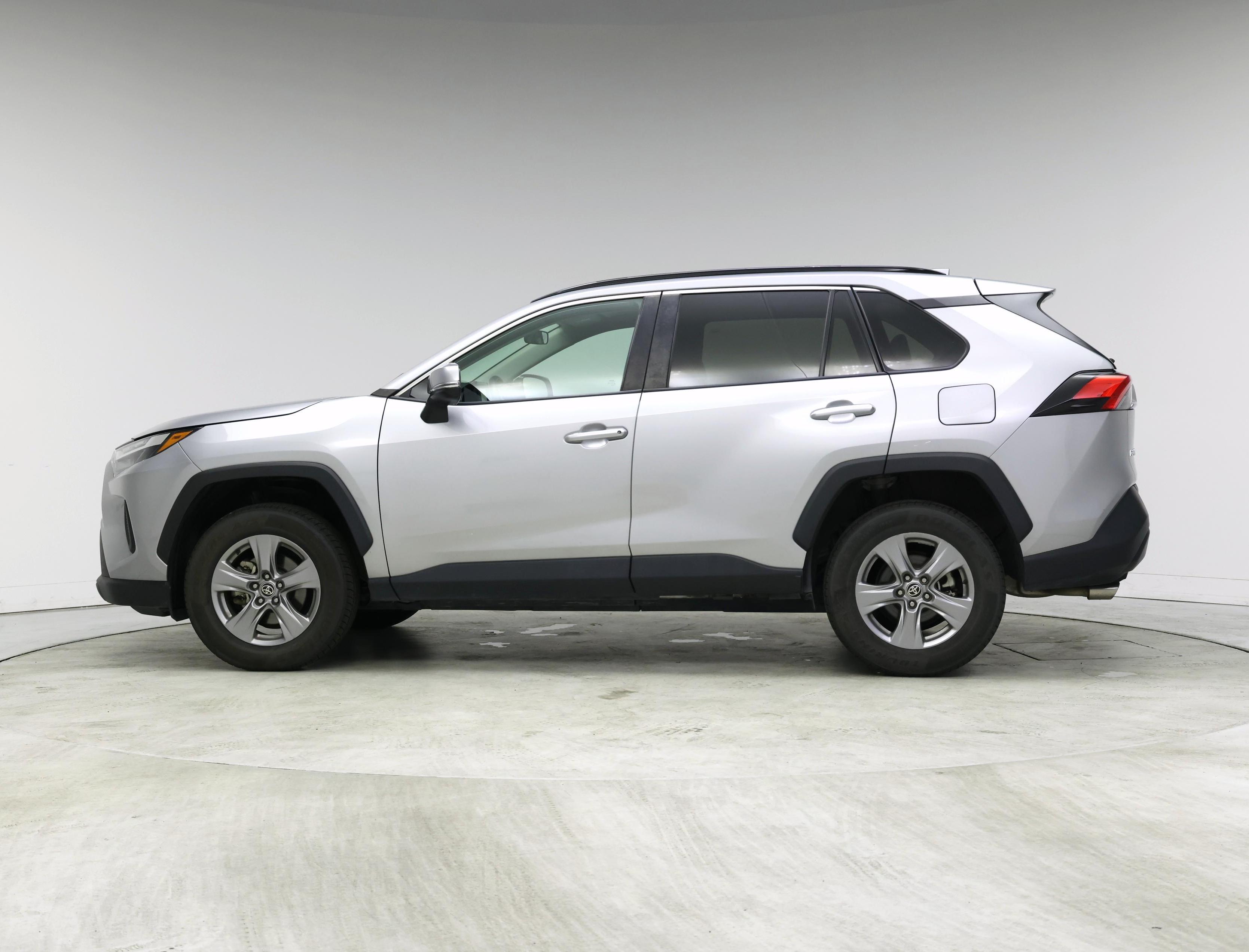 Thumbnail: 2022 Toyota RAV4 - 3