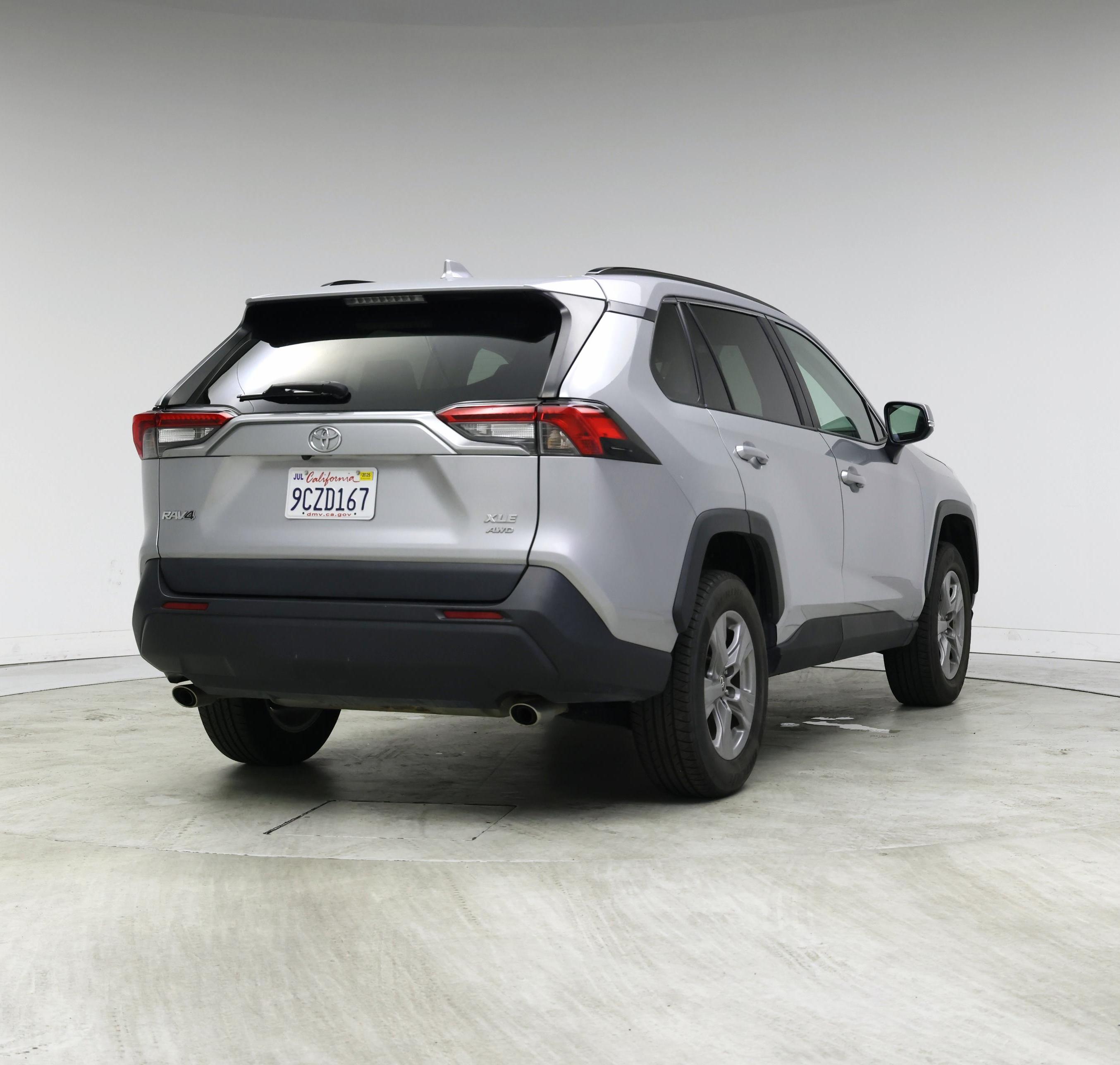 Thumbnail: 2022 Toyota RAV4 - 8