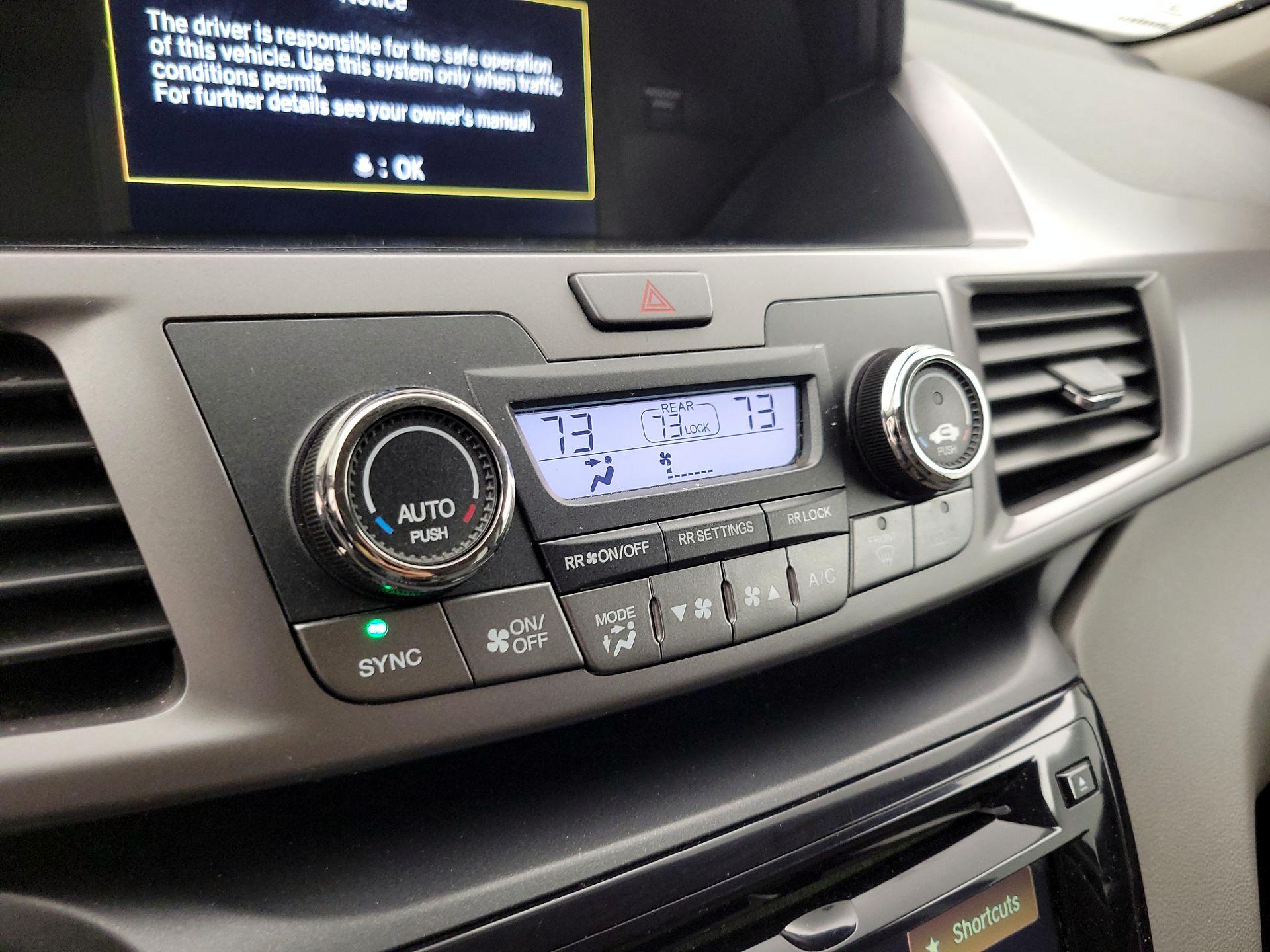Thumbnail: 2015 Honda Odyssey - 16