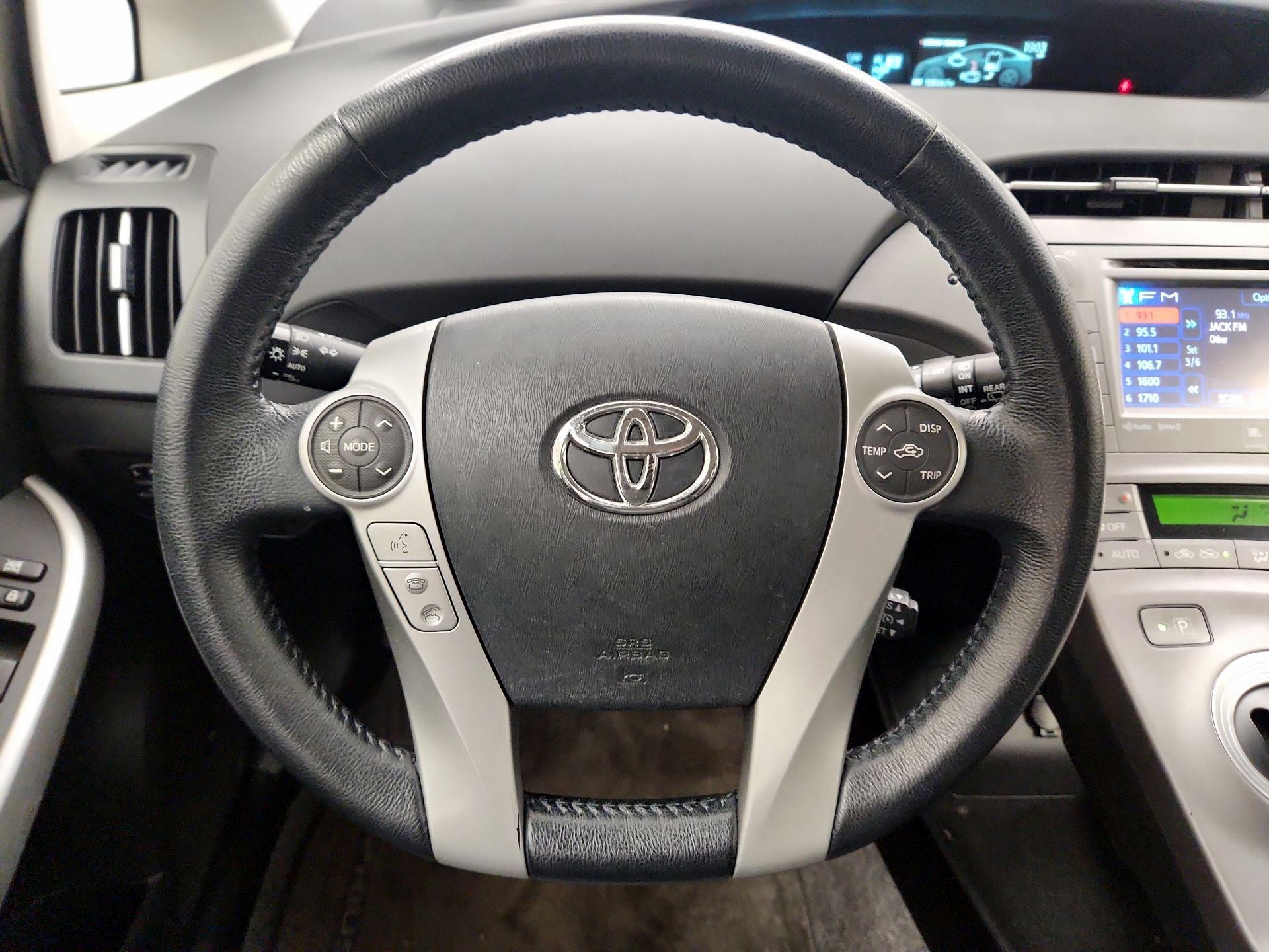 Thumbnail: 2015 Toyota Prius - 10