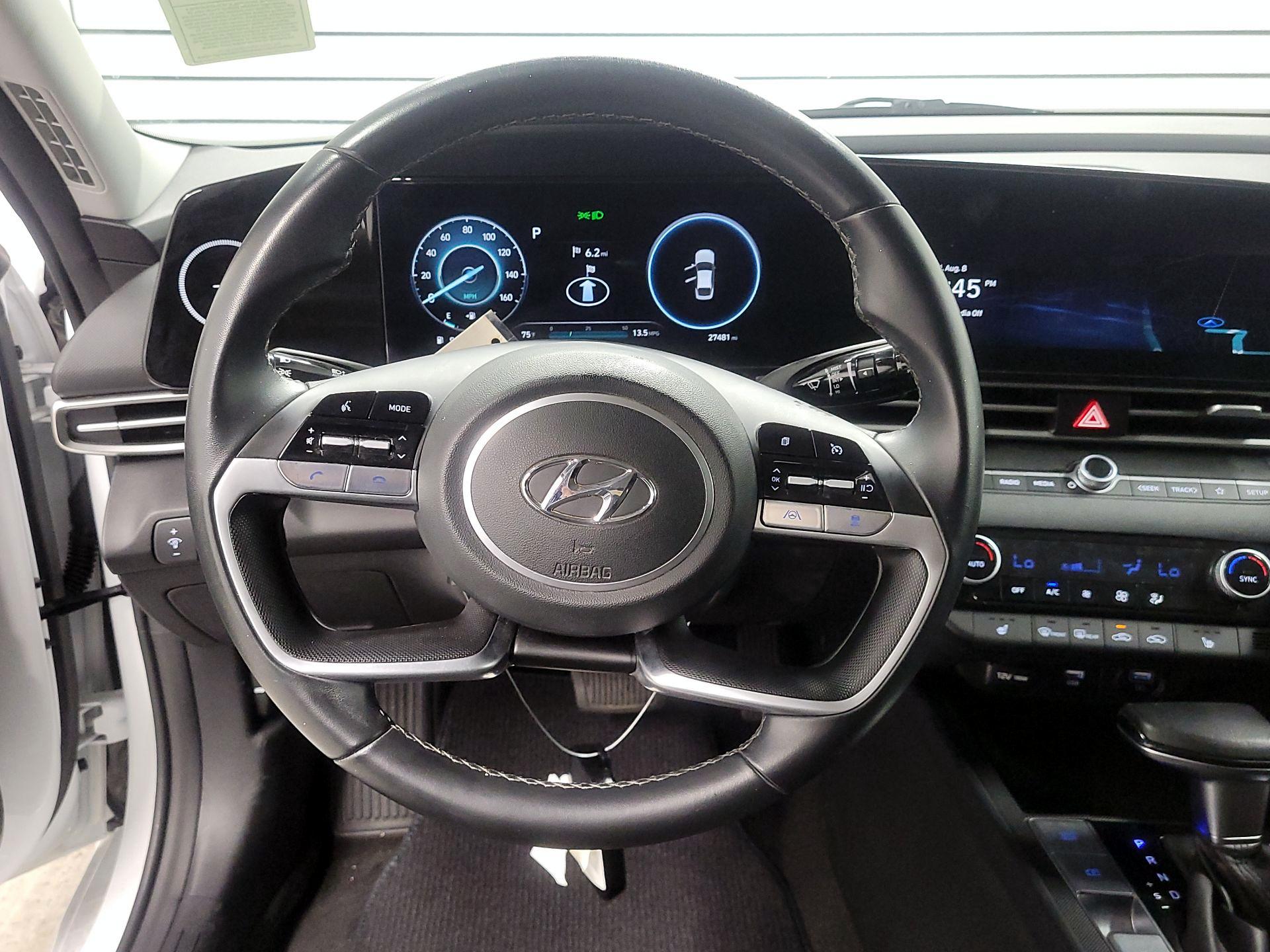 Thumbnail: 2023 Hyundai Elantra - 10