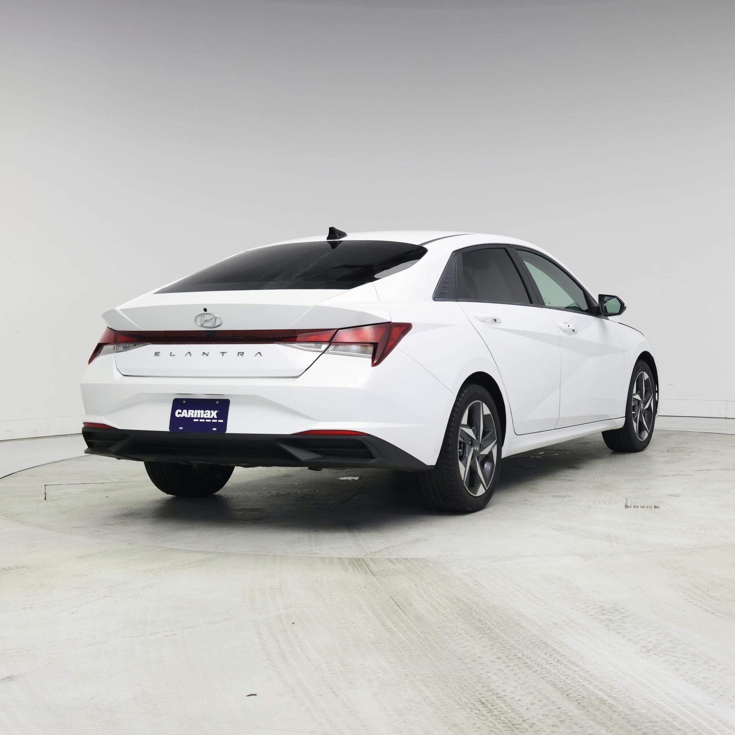 Thumbnail: 2023 Hyundai Elantra - 8
