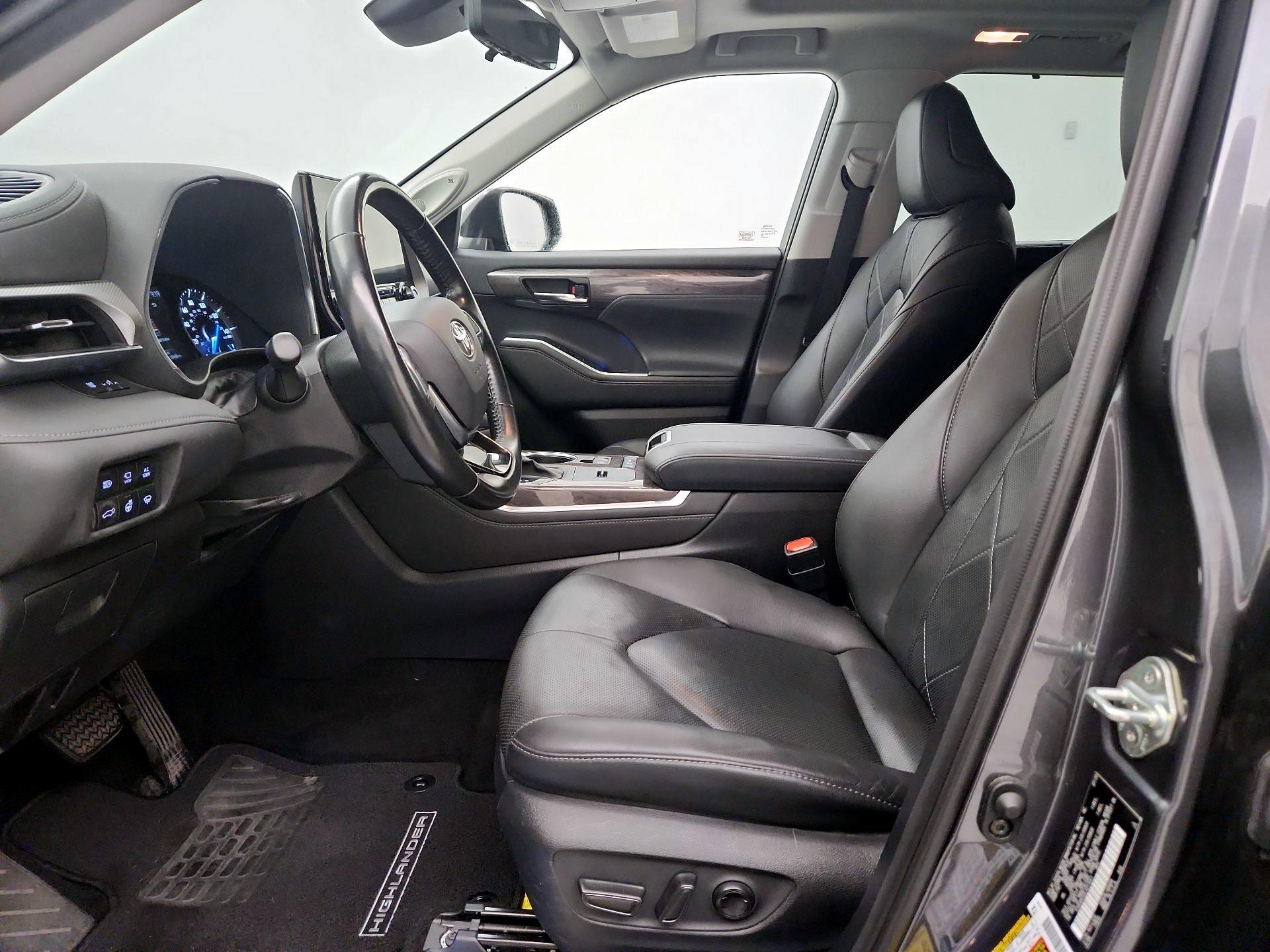 Thumbnail: 2020 Toyota Highlander - 11