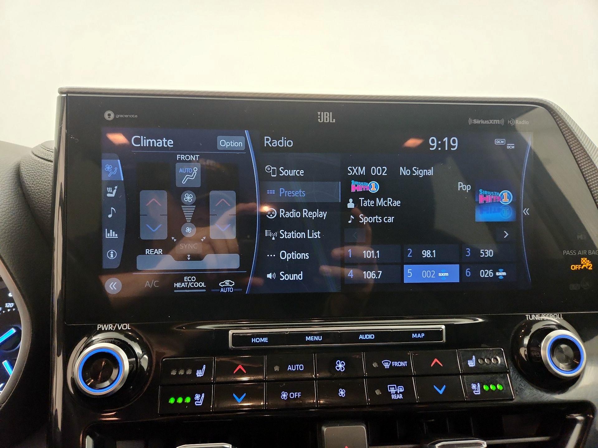 Thumbnail: 2020 Toyota Highlander - 16
