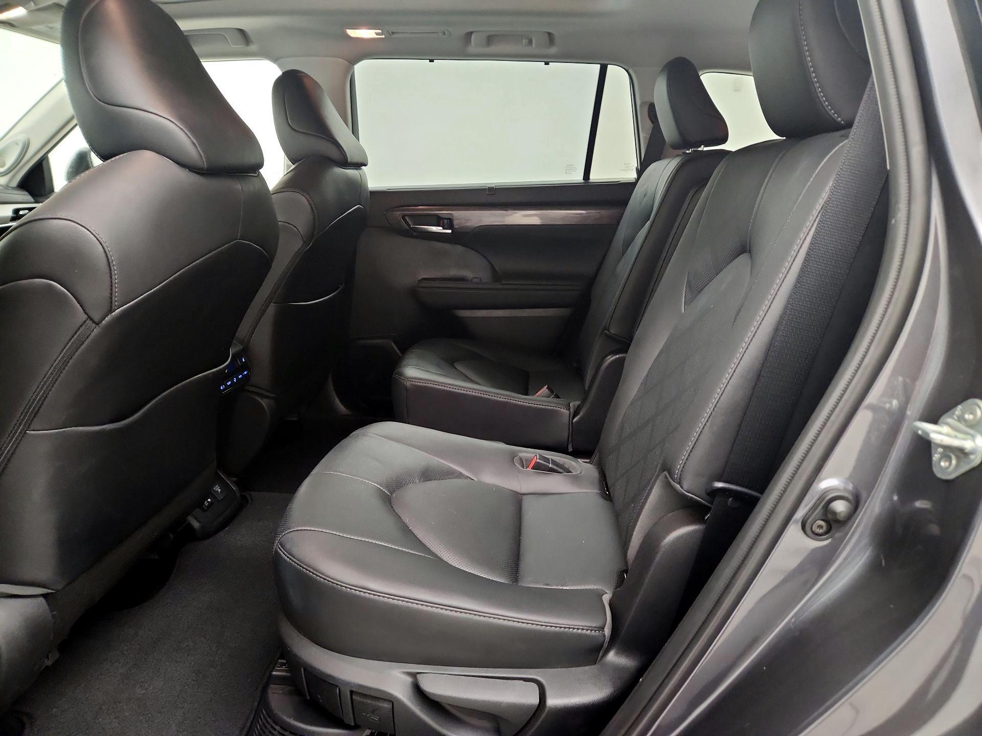 Thumbnail: 2020 Toyota Highlander - 20