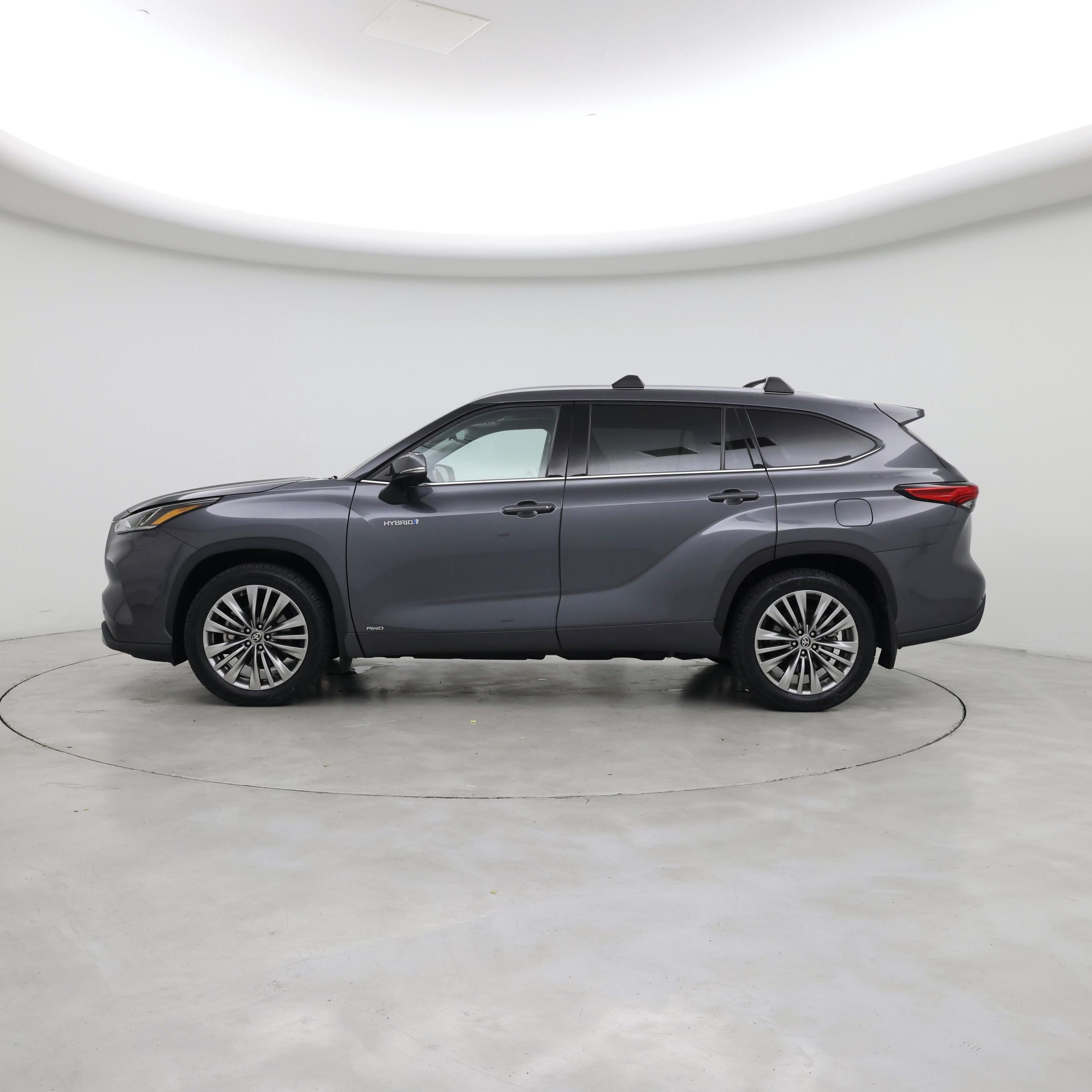 Thumbnail: 2020 Toyota Highlander - 3