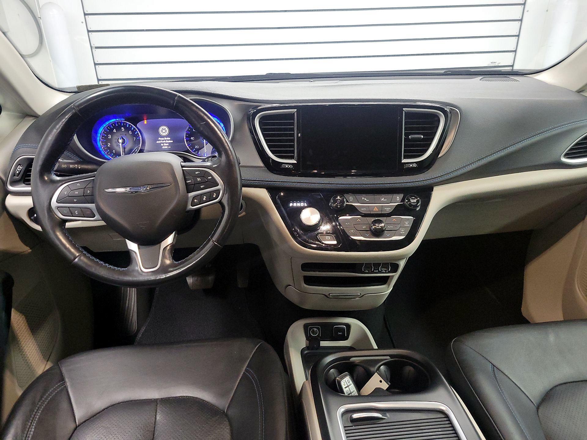 Thumbnail: 2021 Chrysler Pacifica - 9