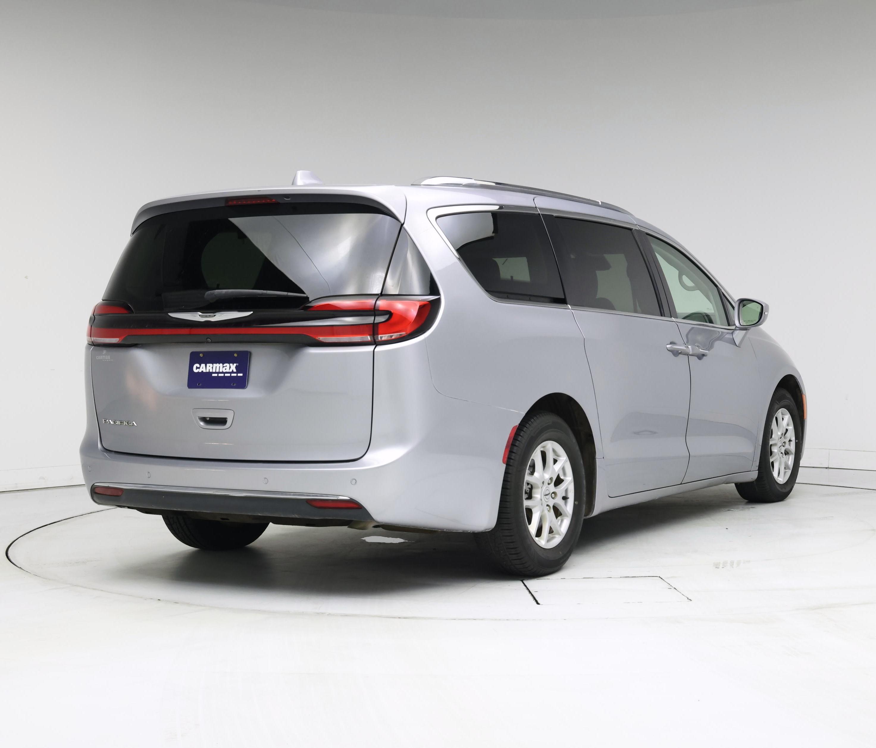 Thumbnail: 2021 Chrysler Pacifica - 8