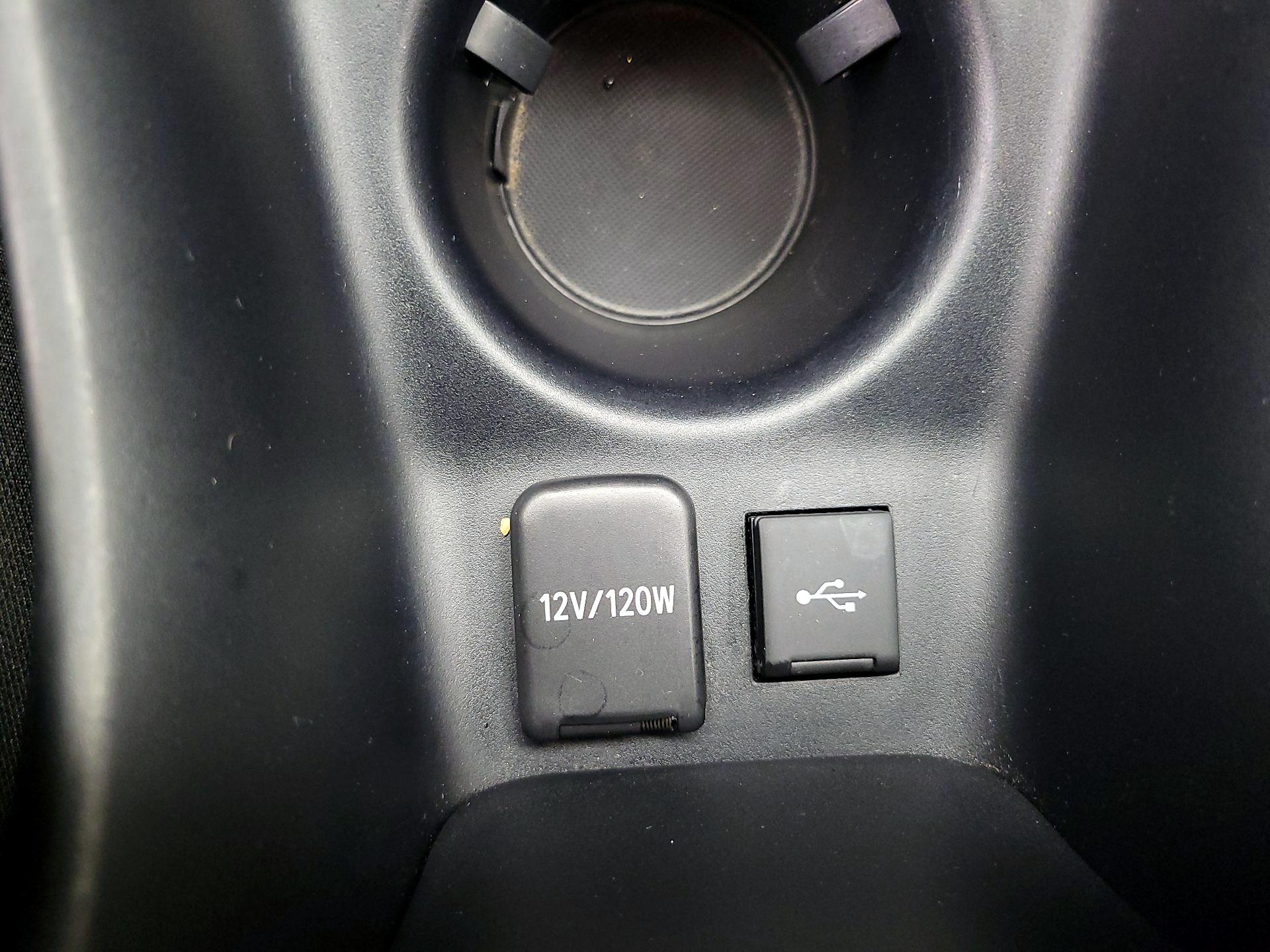 Thumbnail: 2022 Toyota Prius - 18
