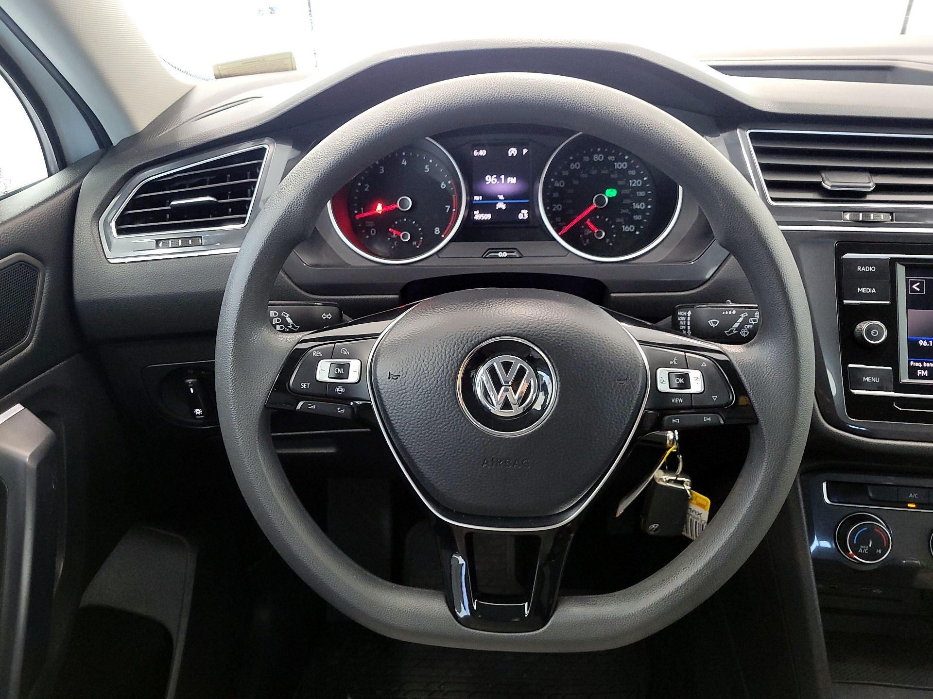 Thumbnail: 2021 Volkswagen Tiguan - 10