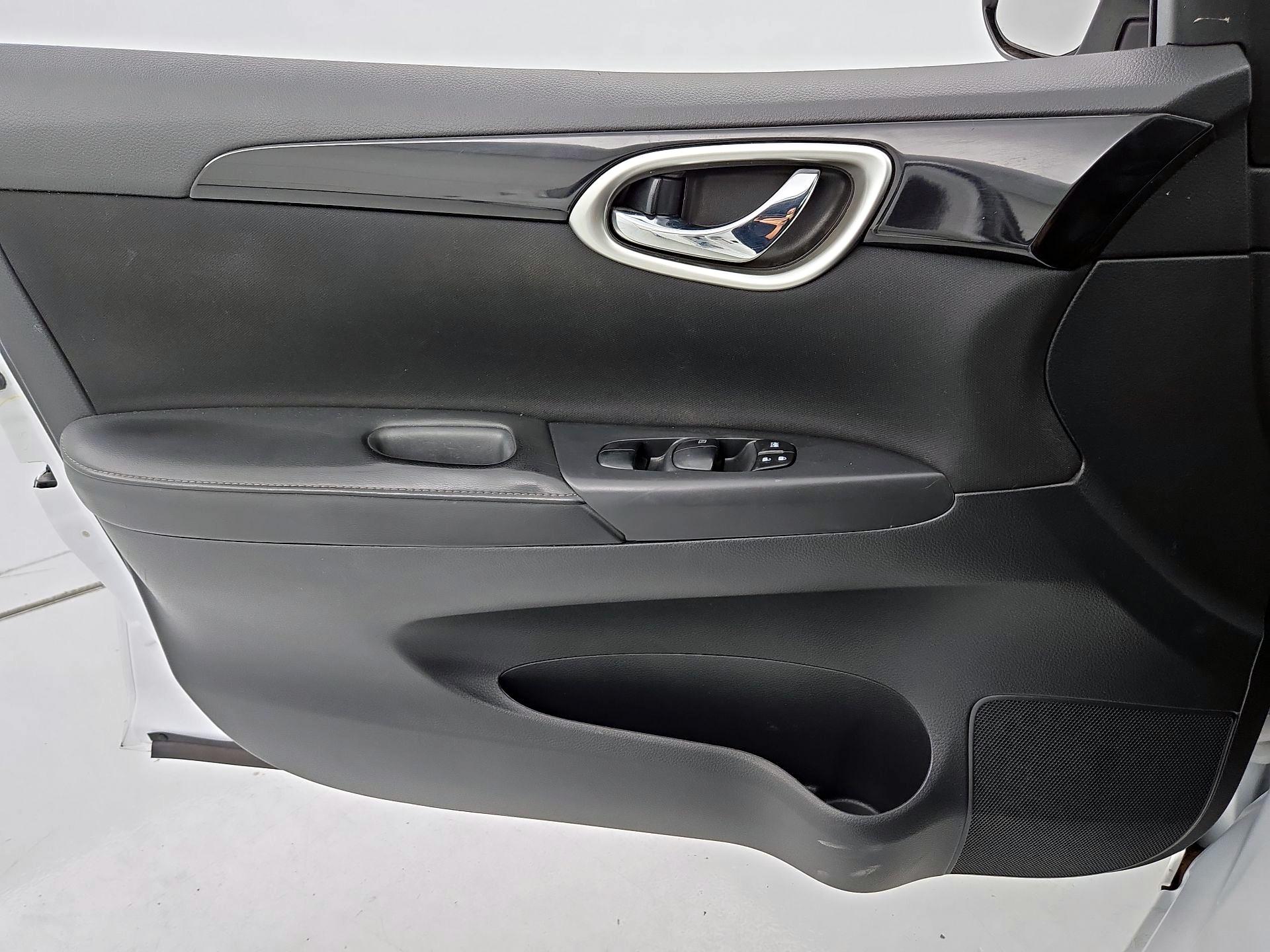 Thumbnail: 2019 Nissan Sentra - 12
