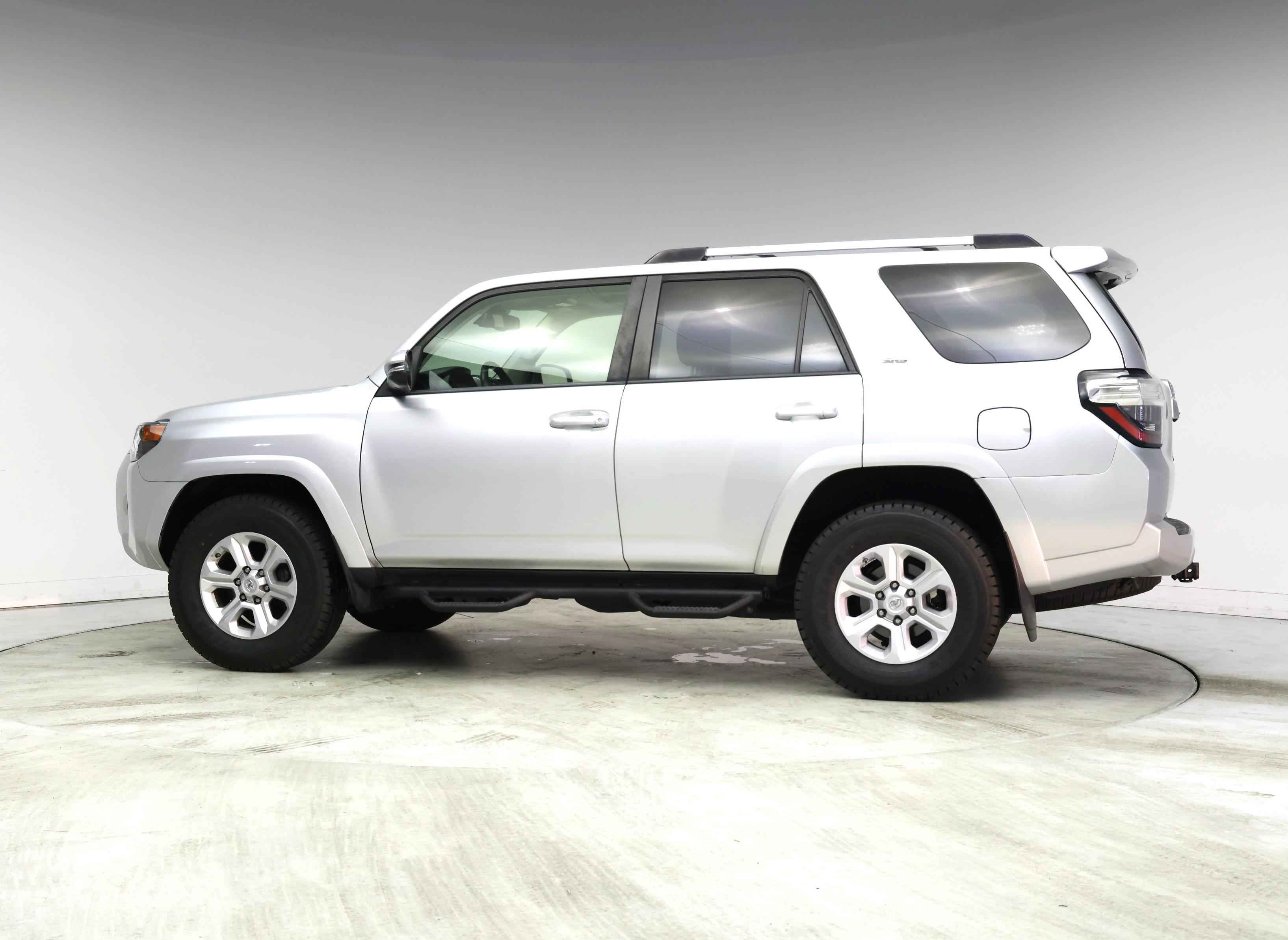 Thumbnail: 2021 Toyota 4Runner - 3