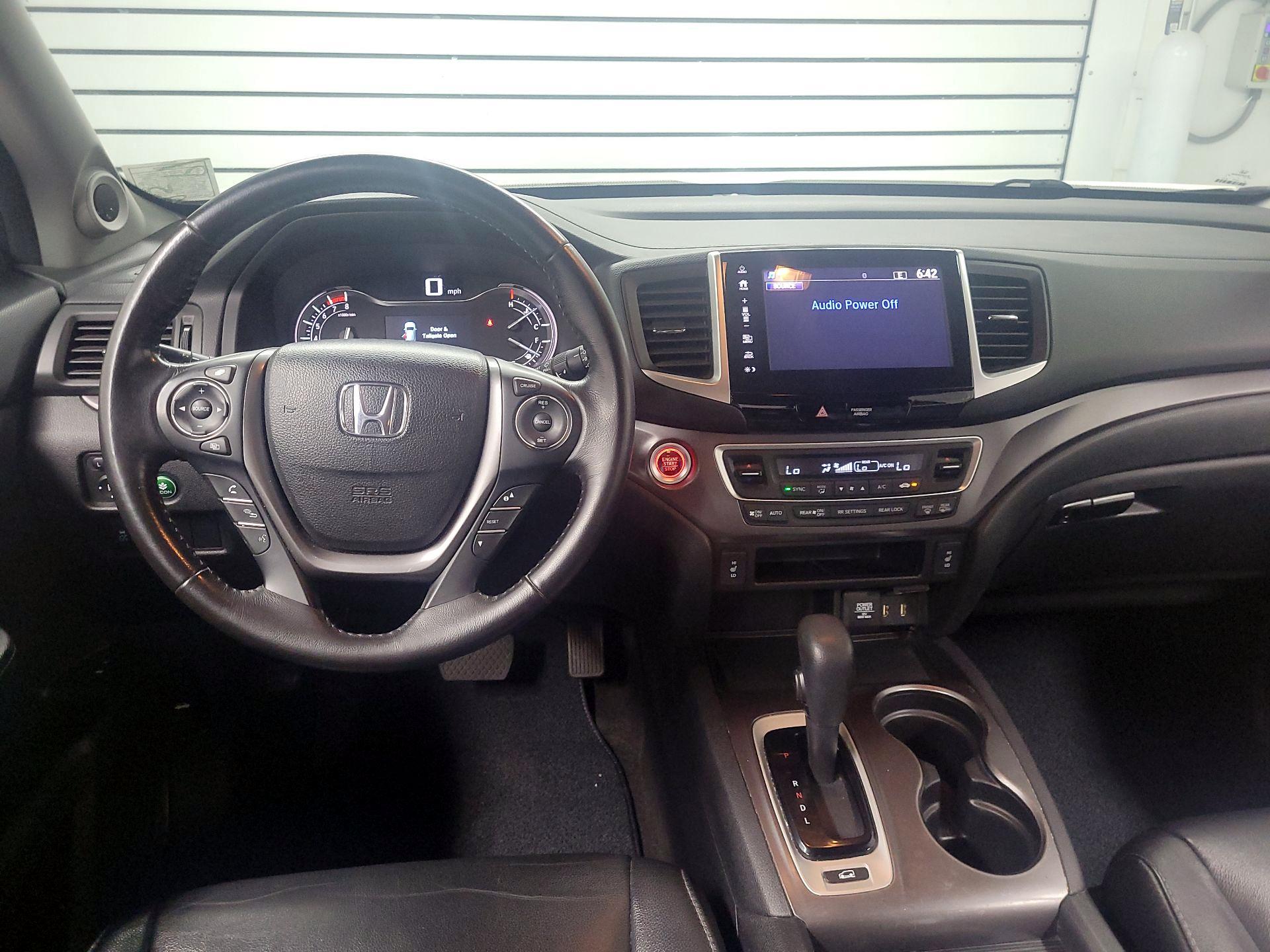 Thumbnail: 2017 Honda Pilot - 9