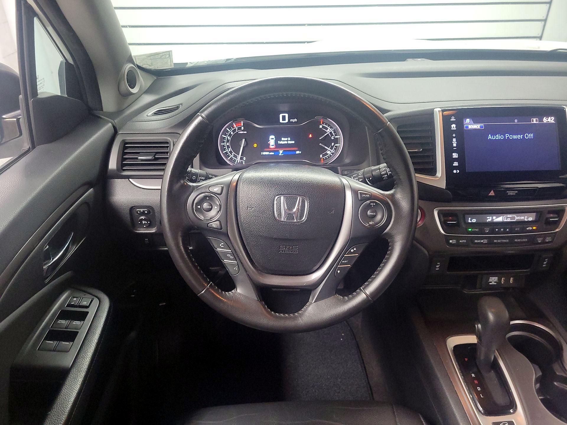 Thumbnail: 2017 Honda Pilot - 10