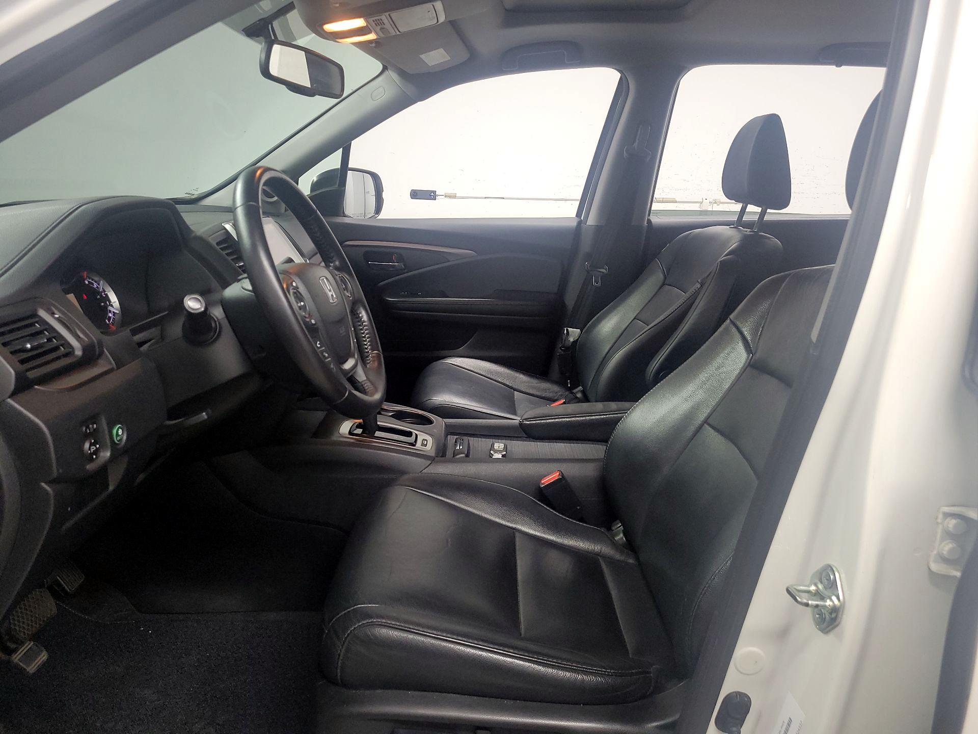 Thumbnail: 2017 Honda Pilot - 11
