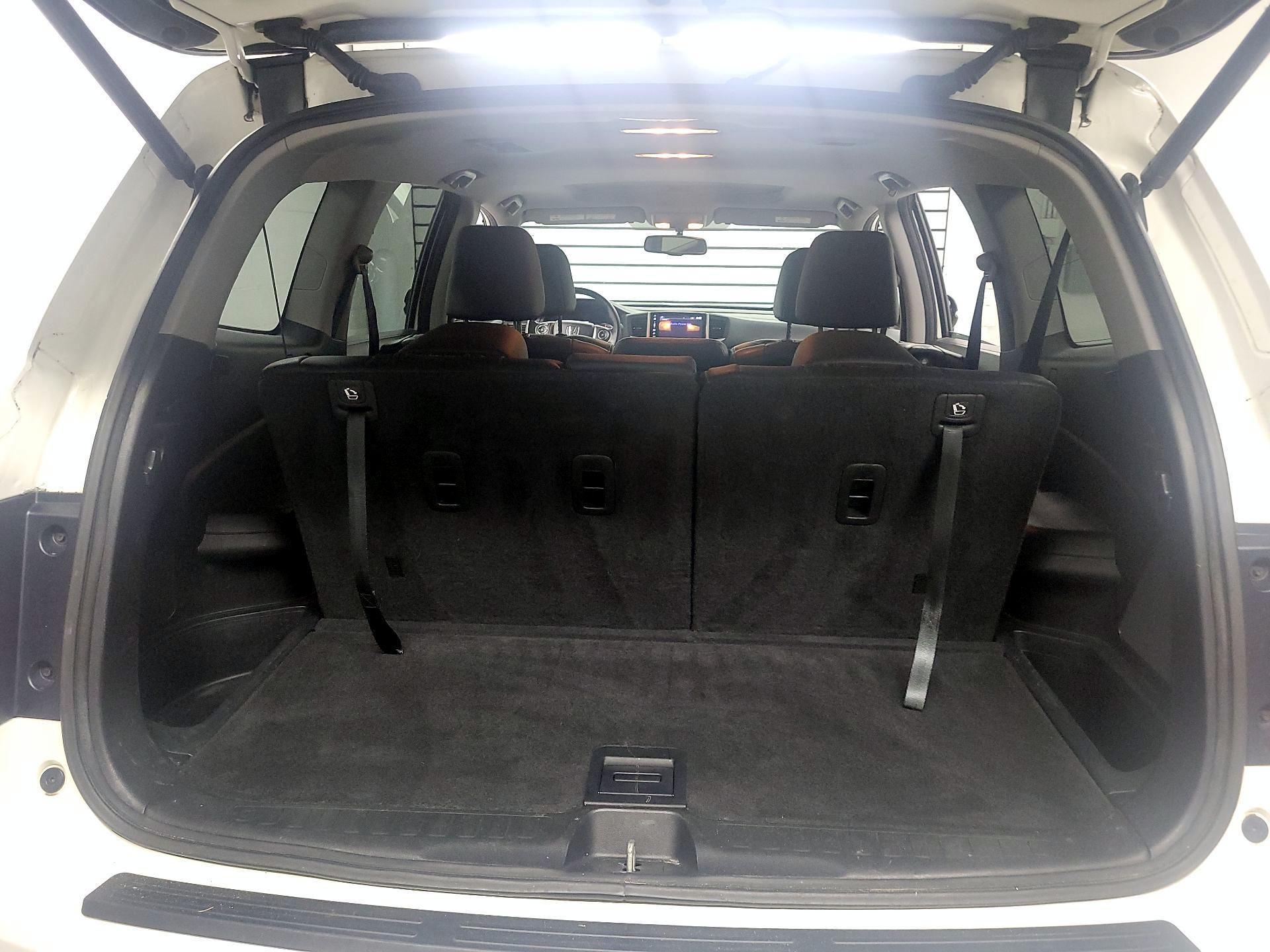 Thumbnail: 2017 Honda Pilot - 18