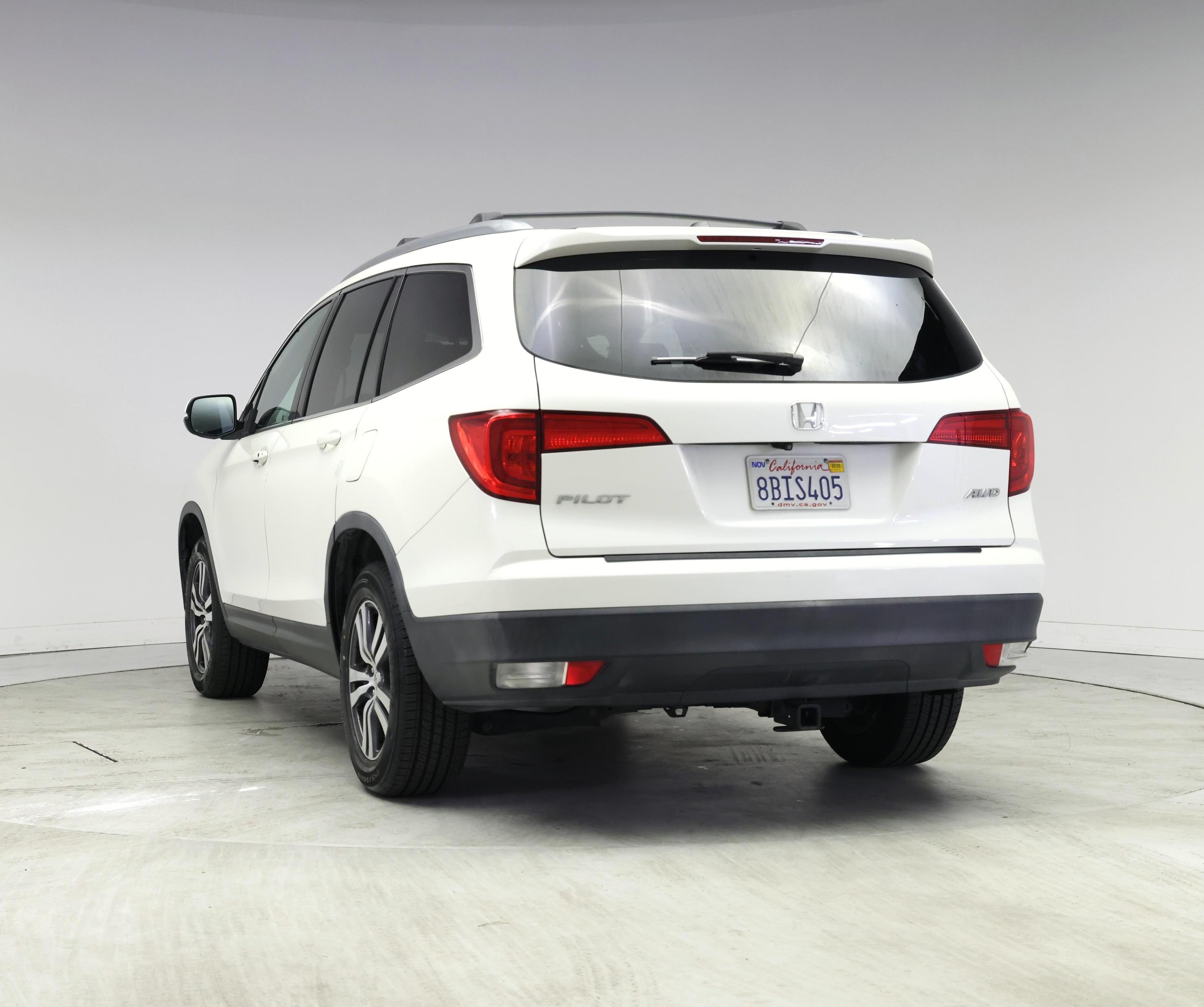 Thumbnail: 2017 Honda Pilot - 2