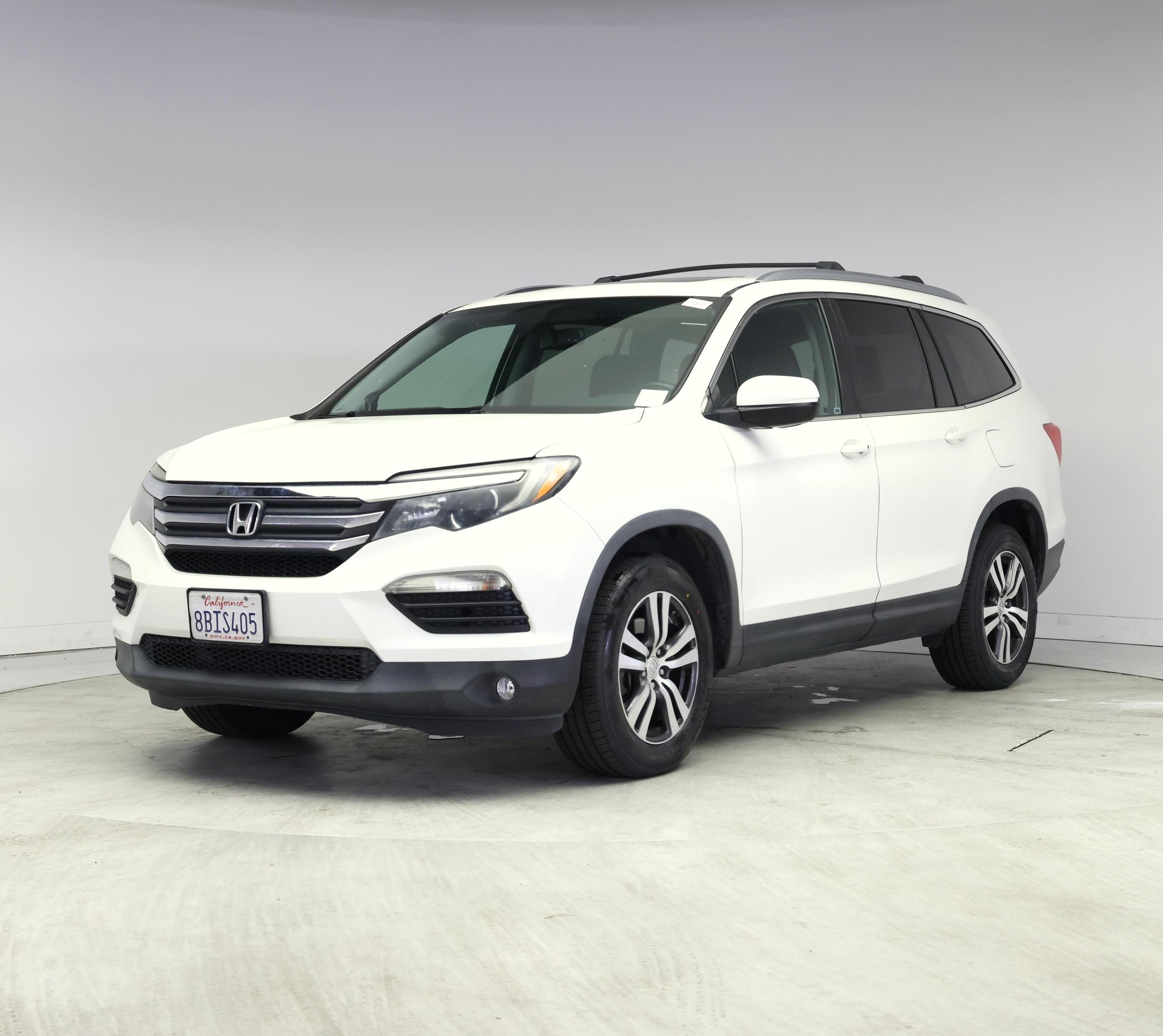 Thumbnail: 2017 Honda Pilot - 4