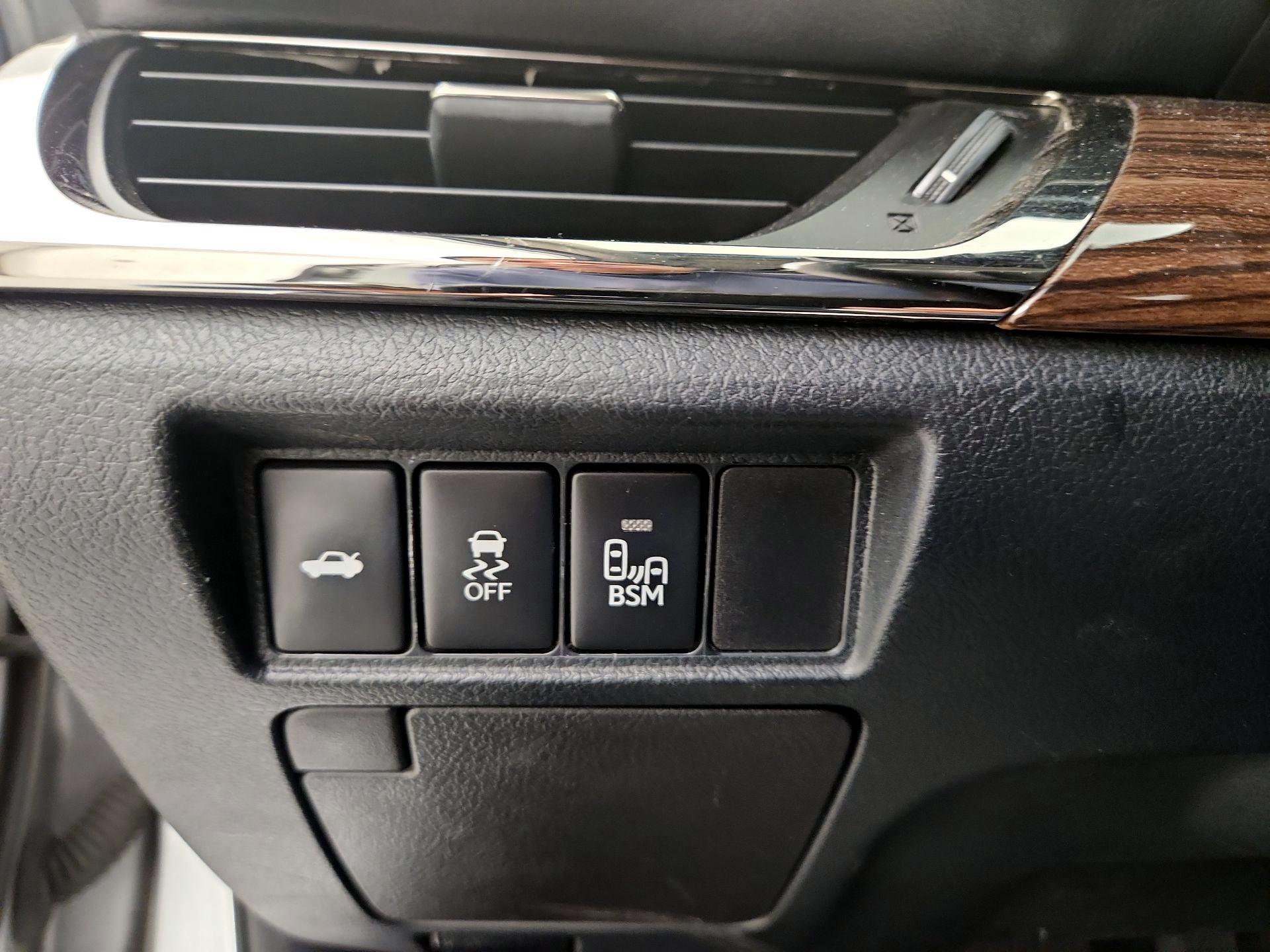 Thumbnail: 2015 Toyota Avalon - 13
