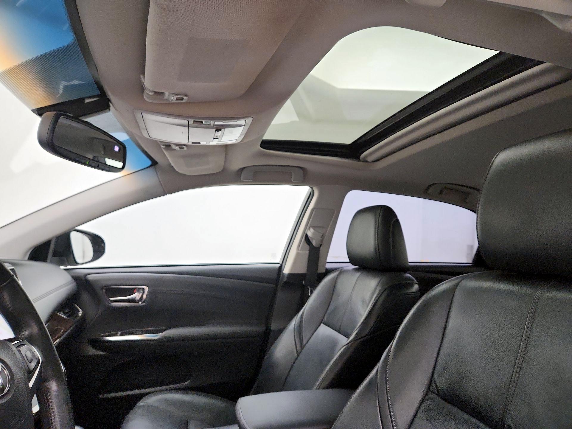 Thumbnail: 2015 Toyota Avalon - 19