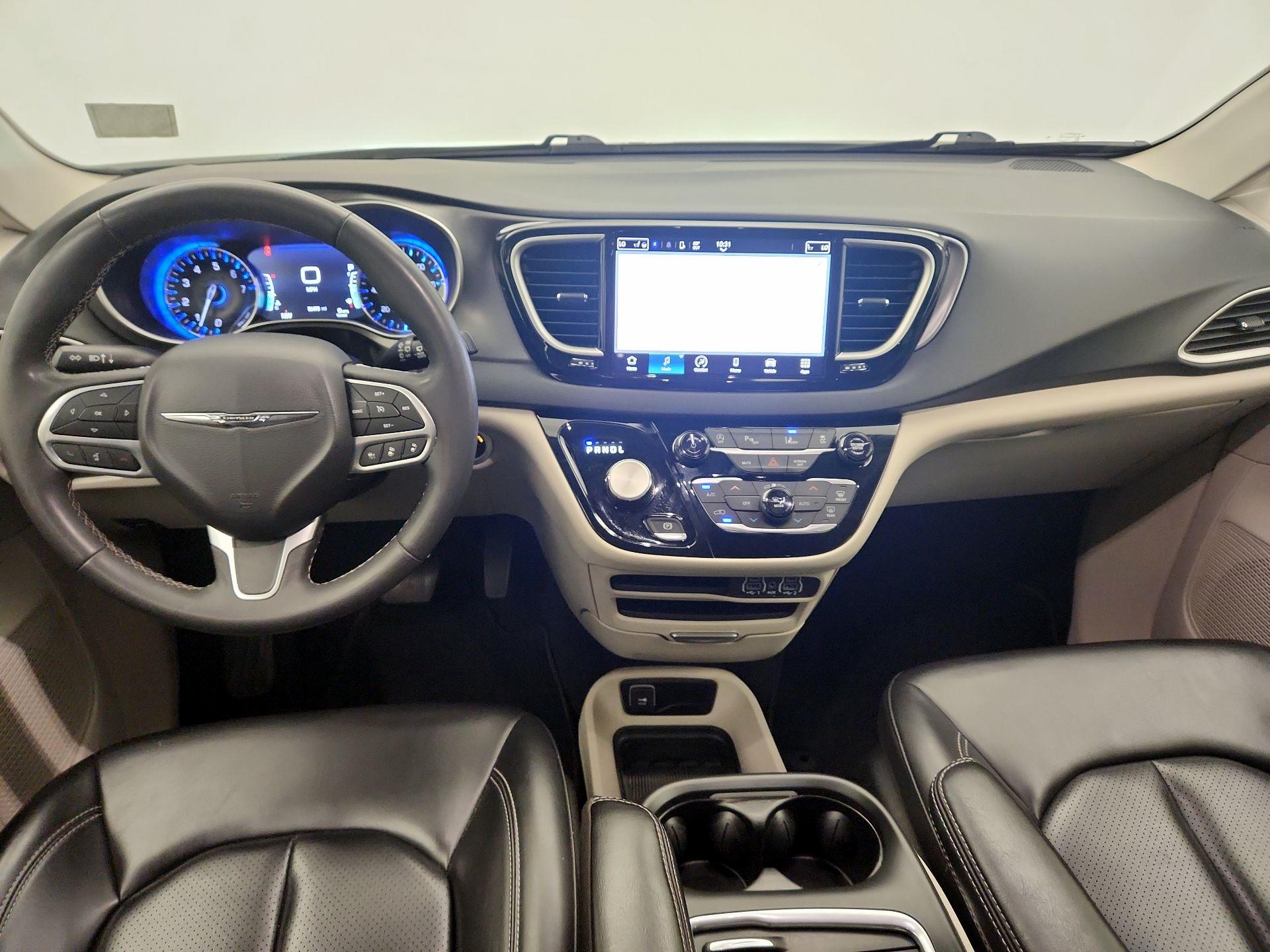 Thumbnail: 2023 Chrysler Pacifica - 9