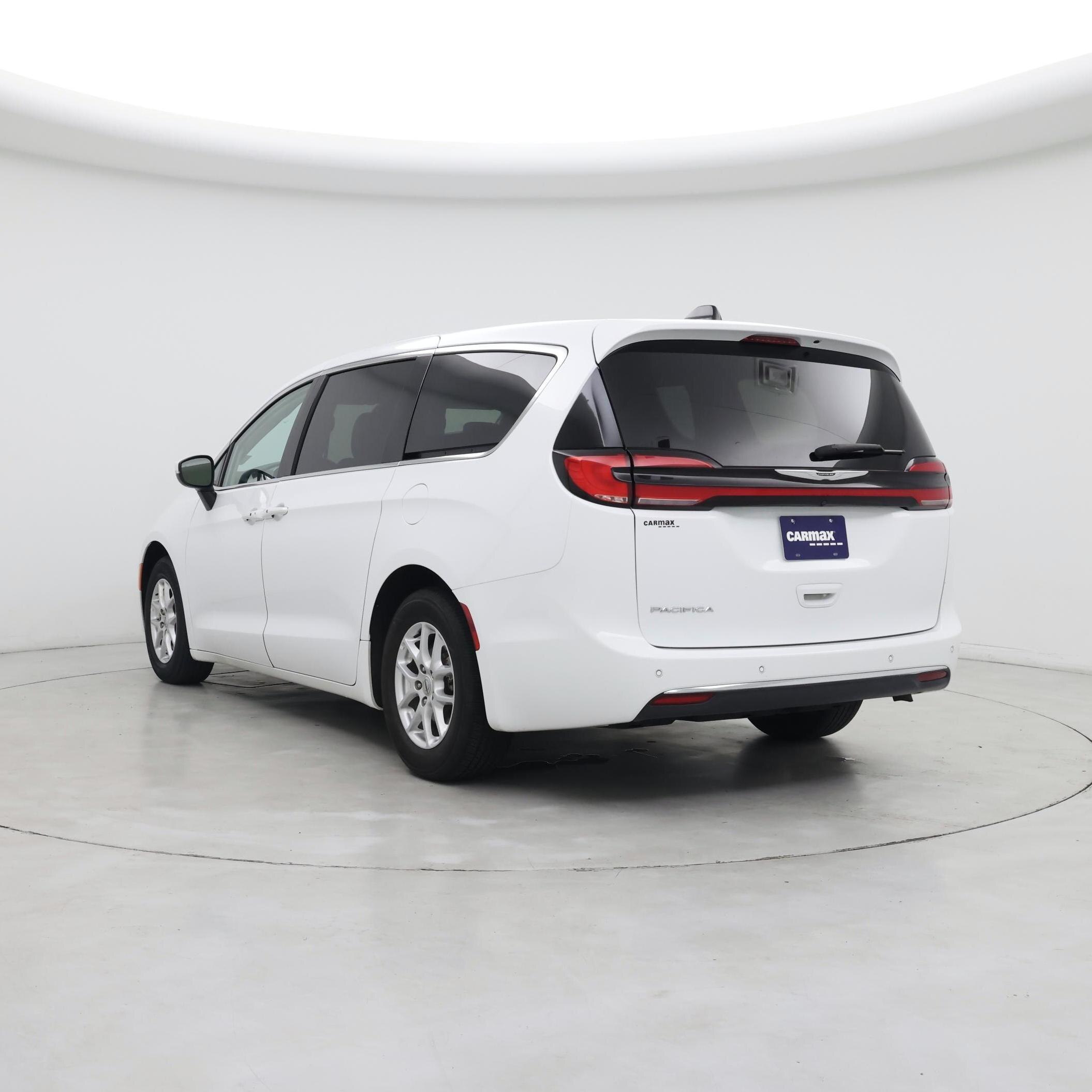 Thumbnail: 2023 Chrysler Pacifica - 2