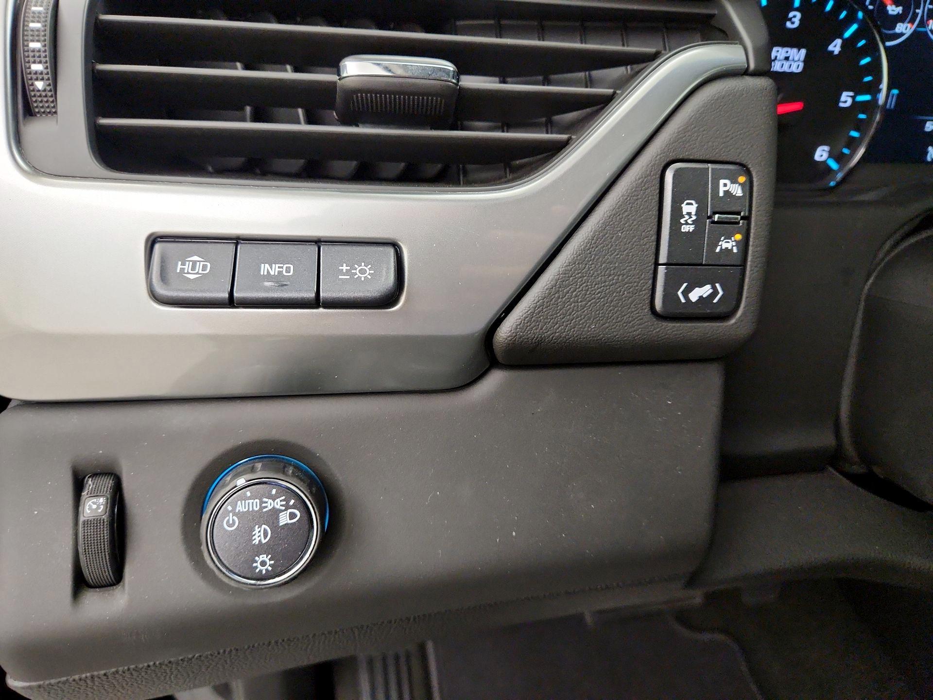 Thumbnail: 2018 Chevrolet Tahoe - 13