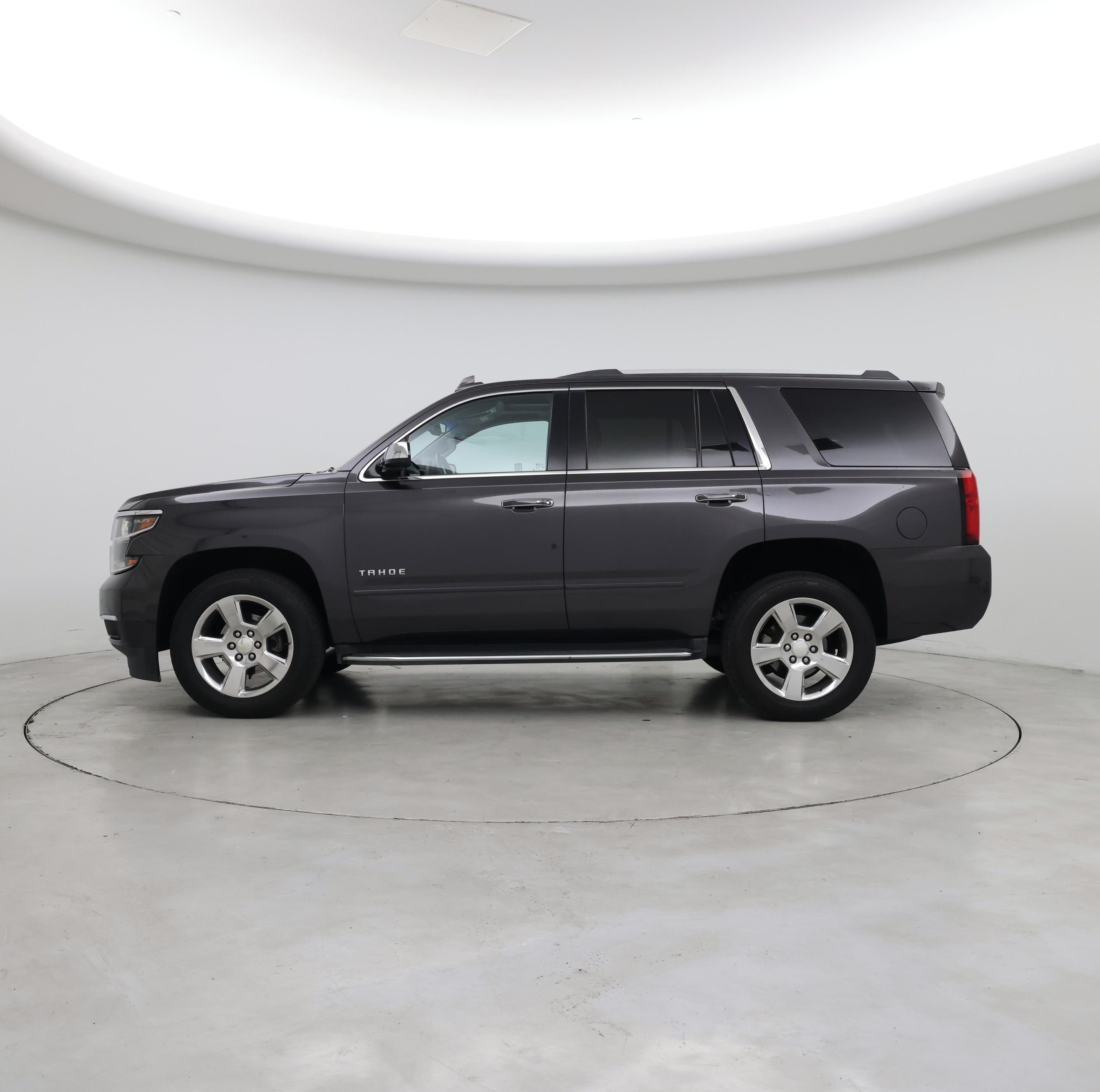 Thumbnail: 2018 Chevrolet Tahoe - 3