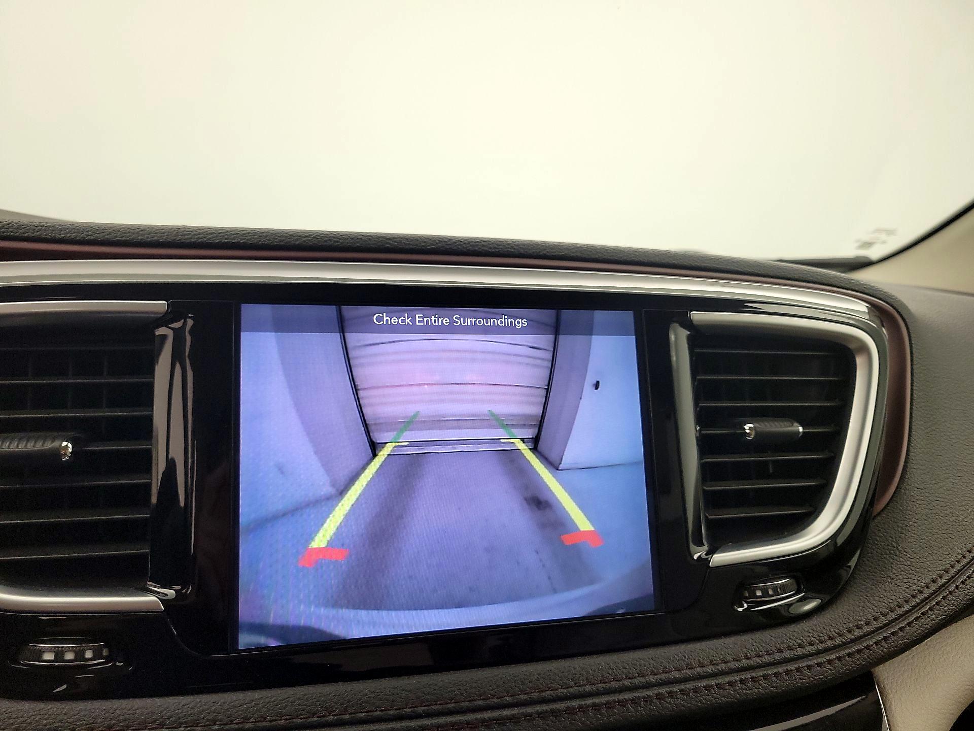 Thumbnail: 2018 Chrysler Pacifica - 15