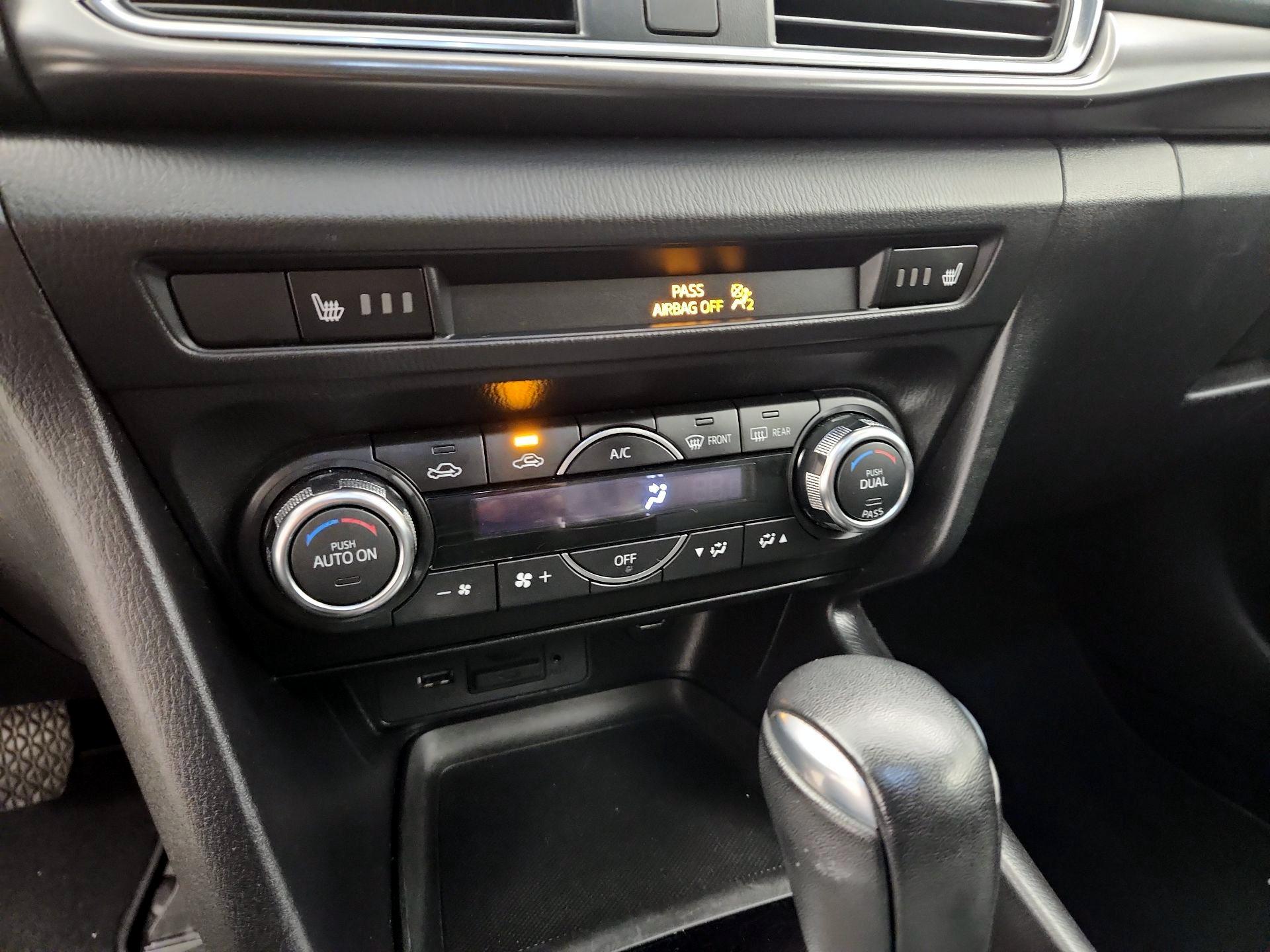 Thumbnail: 2017 Mazda Mazda3 - 16