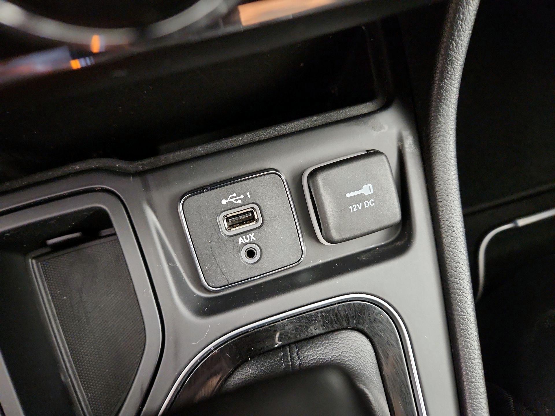 Thumbnail: 2020 Jeep Cherokee - 18